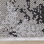 Jackson Distressed Damask Indoor/Outdoor Area Rug - 5'3" x 7'7"|Carpette Jackson à motif damassé vieilli pour l'intérieur et l'extérieur - 5 pi 3 po x 7 pi 7 po