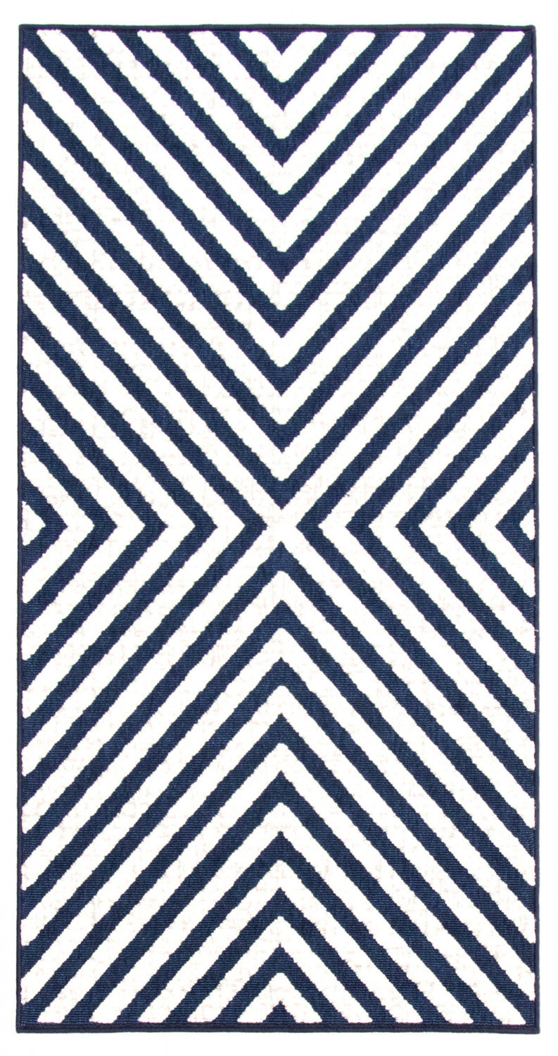 Dodie Blue-Ivory 2'8" x 4'11" Area Rug|Carpette Dodie bleueivoire 2 pi 8 po x 4 pi 11 po|D86FZ80X