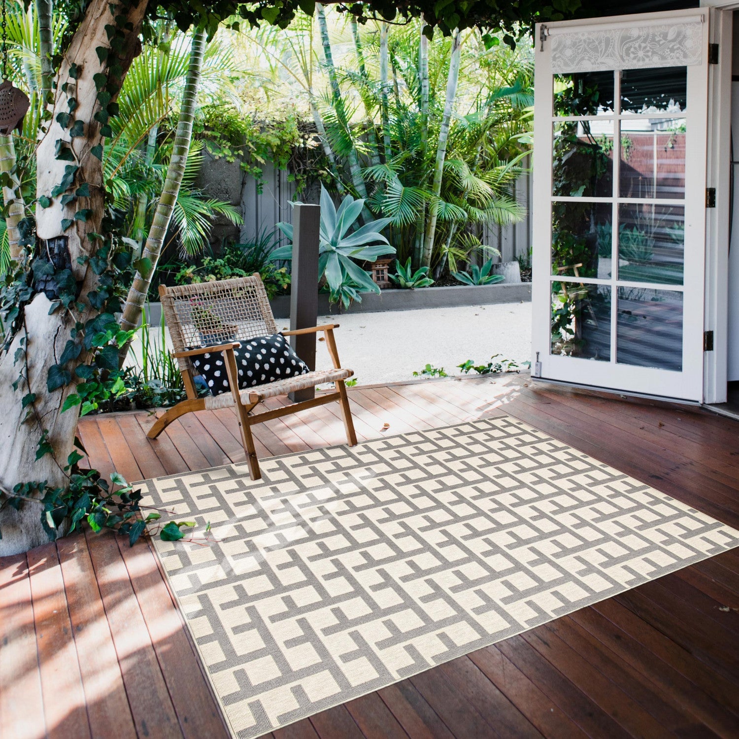 Brangane Light Grey 6'7" x 9'6" Area Rug|Carpette Brangane gris clair 6 pi 7 po x 9 pi 6 po|D86FM3NX