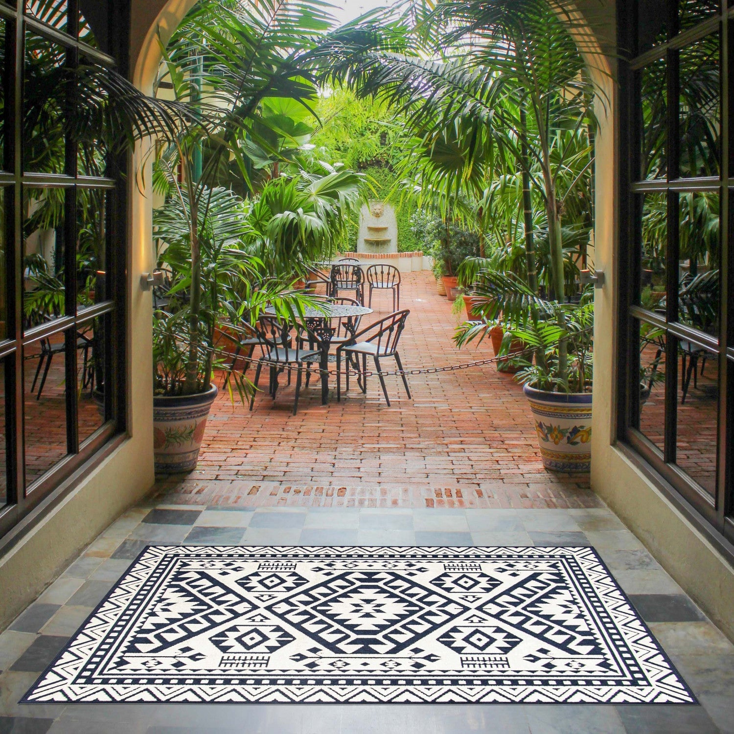 Gaia Blue 3'11" x 5'7" Area Rug|Carpette Gaia bleue 3 pi 11 po x 5 pi 7 po|D86FWYND