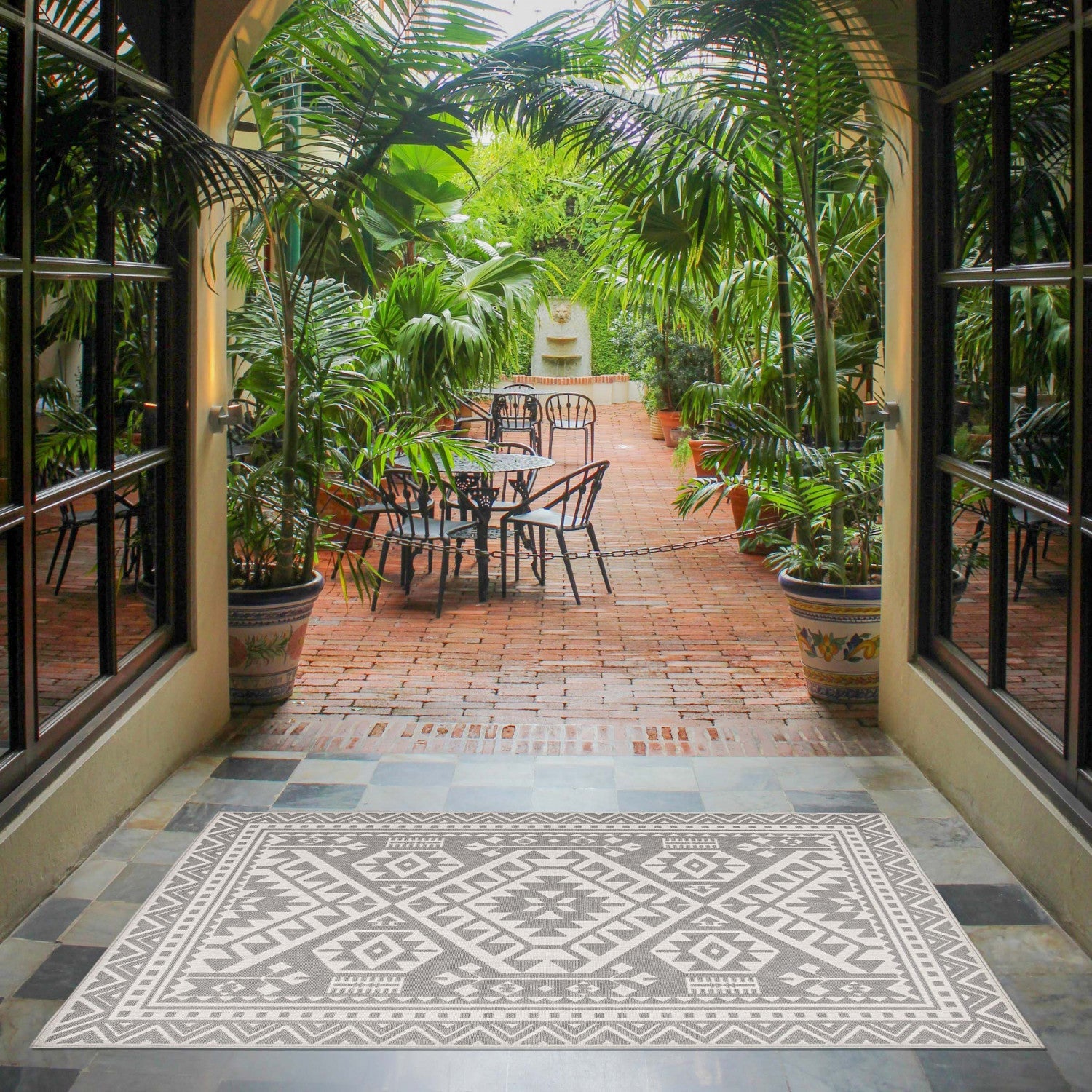 Gaia Light Grey 4'7" x 6'7" Area Rug|Carpette Gaia gris clair 4 pi 7 po x 6 pi 7 po|D86FW5XO