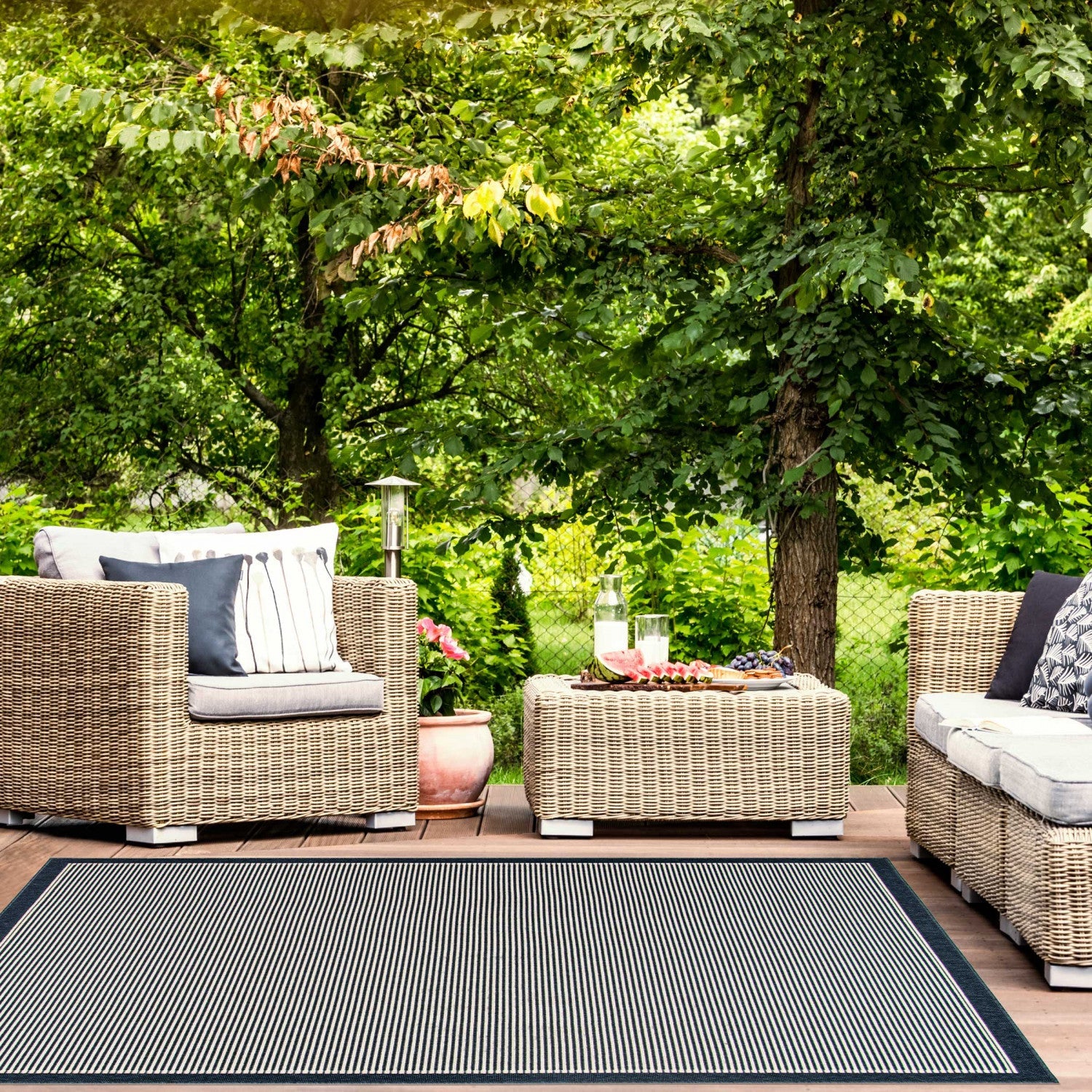 Chinue Blue 4'7" x 6'7" Area Rug|Carpette Chinue bleue 4 pi 7 po x 6 pi 7 po|D86FZT50