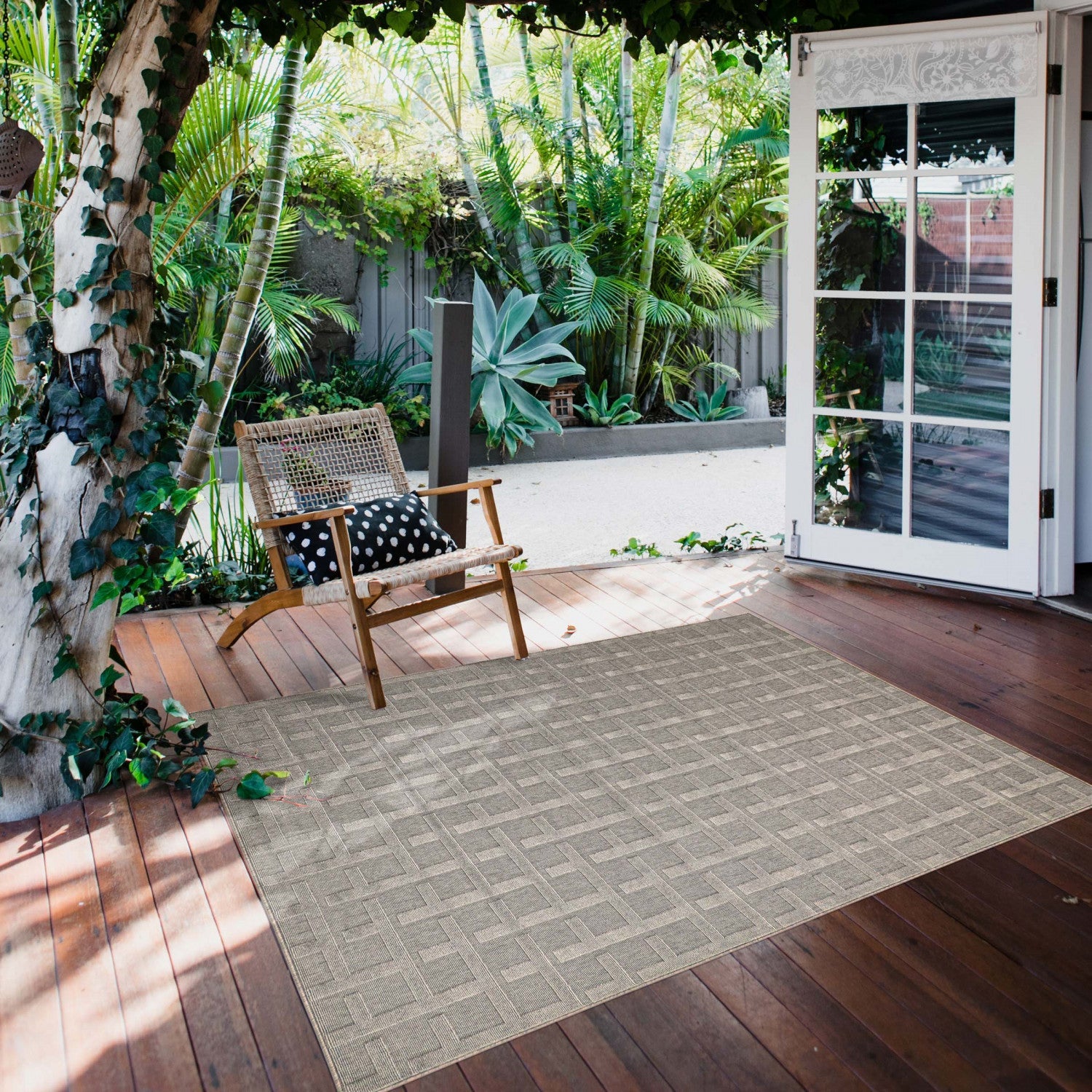 Brangane Grey 5'3" x 7'7" Area Rug|Carpette Brangane grise 5 pi 3 po x 7 pi 7 po|D86FUFFU