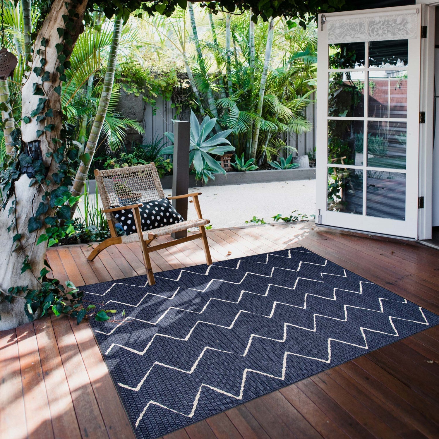 Kimi Blue 4'7" x 6'7" Area Rug|Carpette Kimi bleue 4 pi 7 po x 6 pi 7 po|D86FAVG7