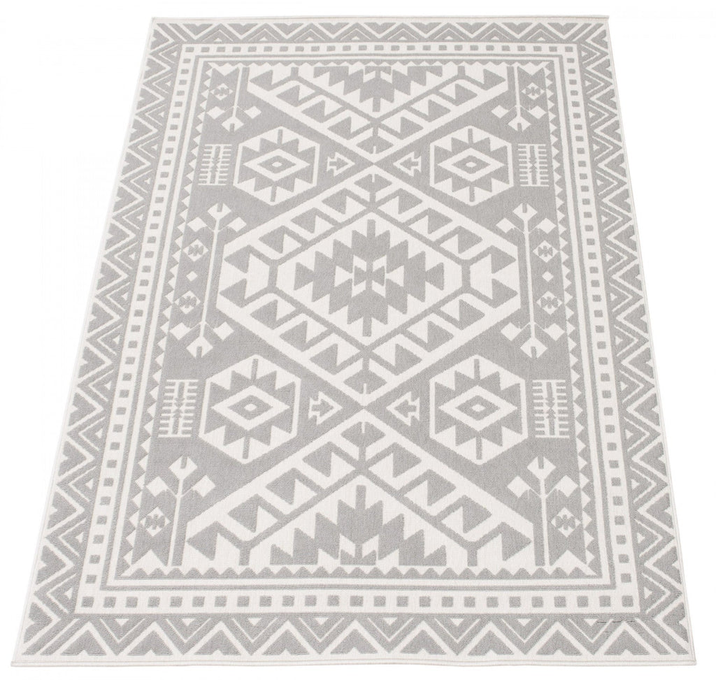 Gaia Light Grey 4'7" x 6'7" Area Rug|Carpette Gaia gris clair 4 pi 7 po x 6 pi 7 po|D86FW5XO