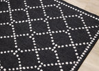 Brooke Reversible Diamonds Indoor/Outdoor Area Rug - 5'3" x 7'7"|Carpette réversible Brooke à motif de diamants pour l’intérieur et l'extérieur - 5 pi 3 po x 7 pi 7 po
