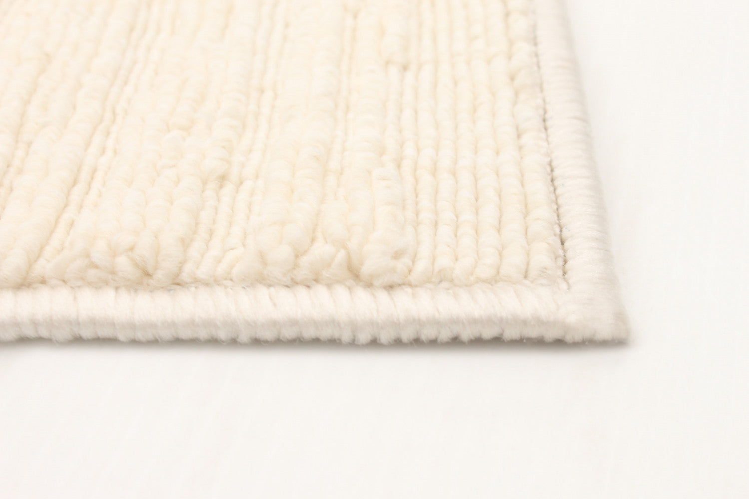 Eadda Ivory 4'7" x 6'7" Area Rug|Carpette Eadda ivoire 4 pi 7 po x 6 pi 7 po|D86F2OPC