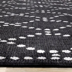 Brooke Reversible Diamonds Indoor/Outdoor Area Rug - 5'3" x 7'7"|Carpette réversible Brooke à motif de diamants pour l’intérieur et l'extérieur - 5 pi 3 po x 7 pi 7 po