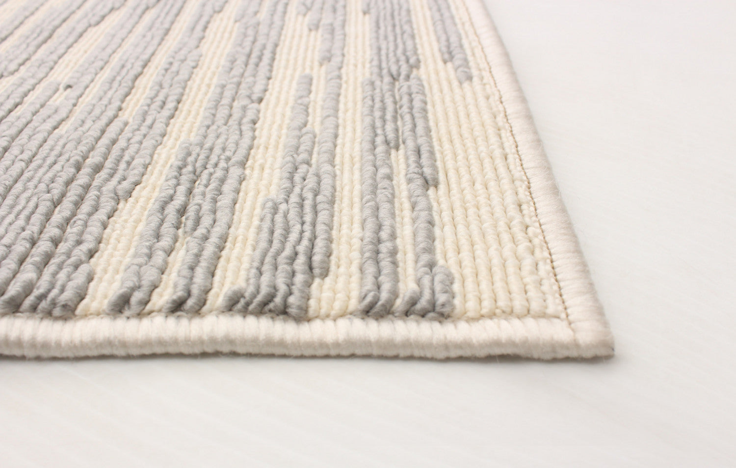 Eadda Light Grey 6'7" x 9'6" Area Rug|Carpette Eadda gris clair 6 pi 7 po x 9 pi 6 po|D86FIFD8