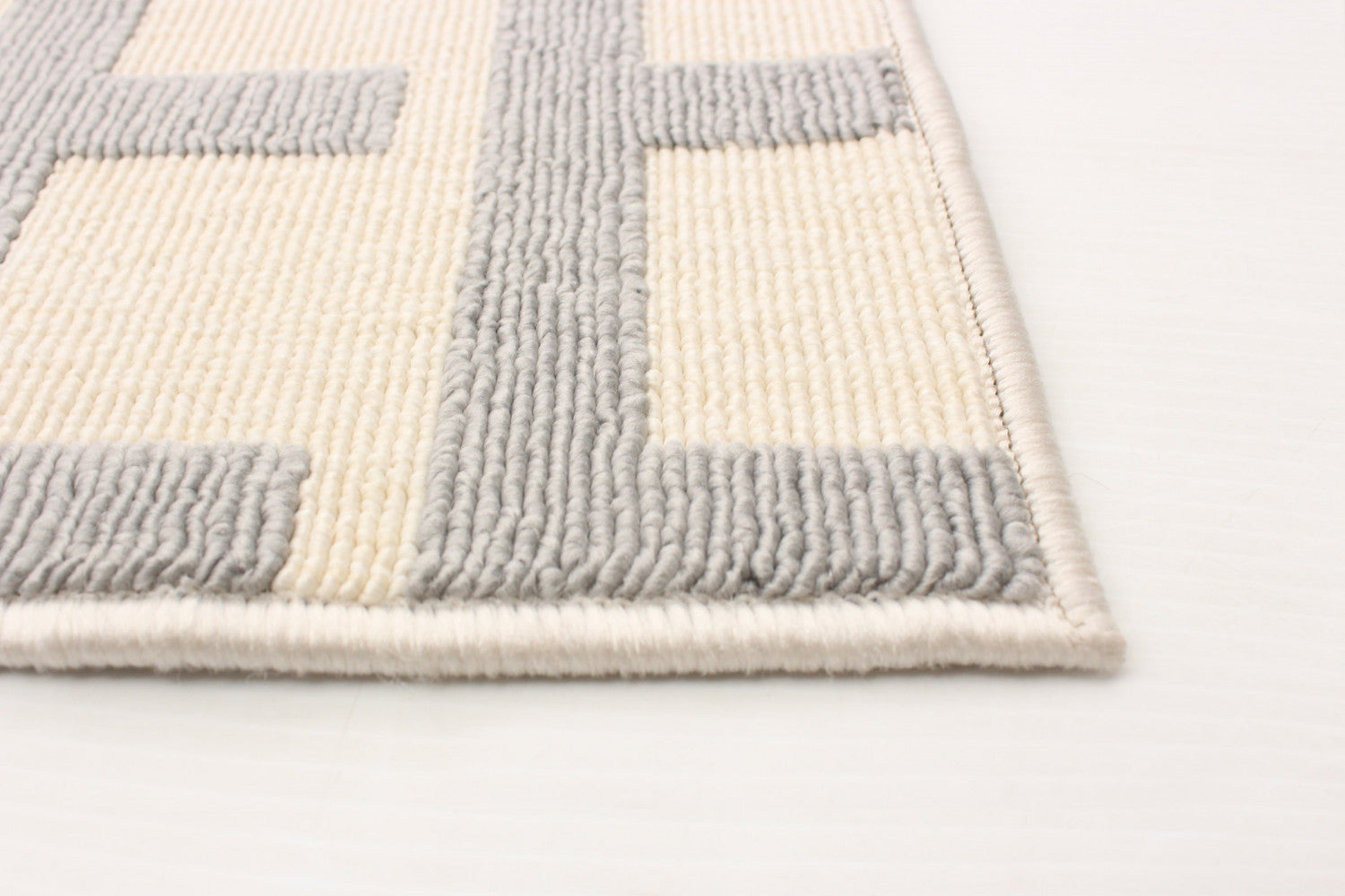 Brangane Light Grey 4'7" x 6'7" Area Rug|Carpette Brangane gris clair 4 pi 7 po x 6 pi 7 po|D86FSDVJ