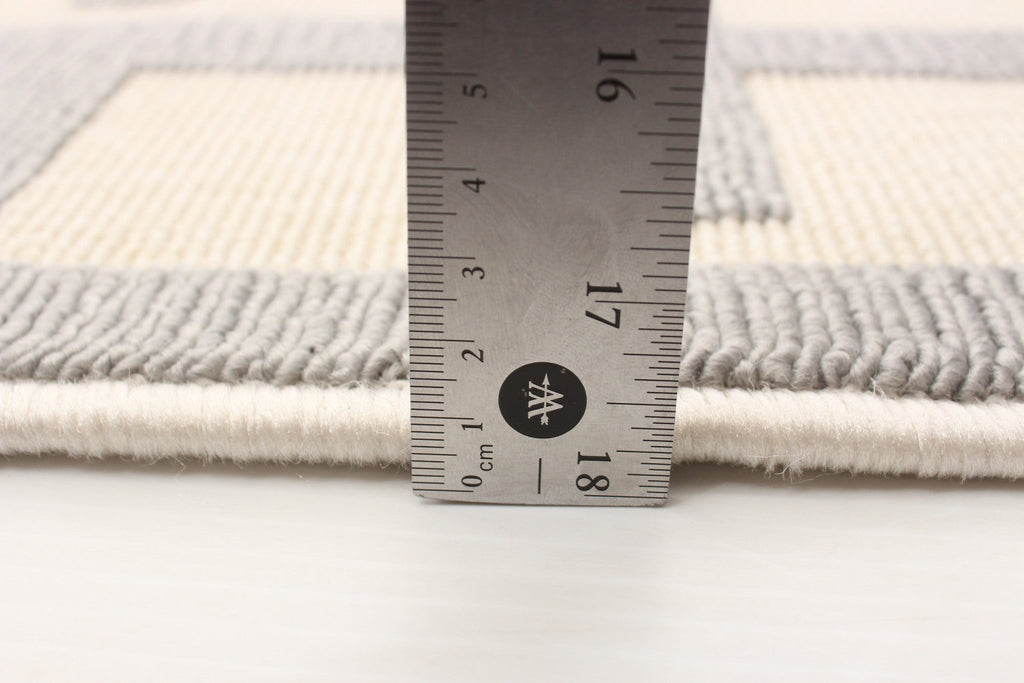 Brangane Light Grey 6'7" x 9'6" Area Rug|Carpette Brangane gris clair 6 pi 7 po x 9 pi 6 po|D86FM3NX