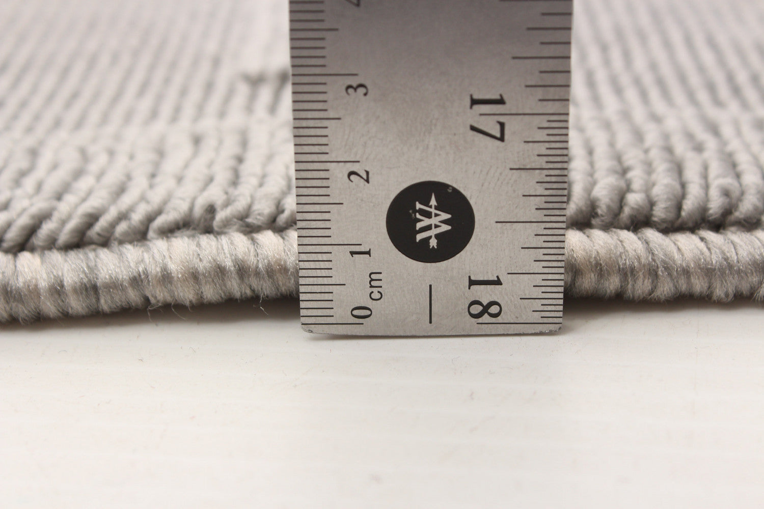 Brangane Grey 4'7" x 6'7" Area Rug|Carpette Brangane grise 4 pi 7 po x 6 pi 7 po|D86FQR1E