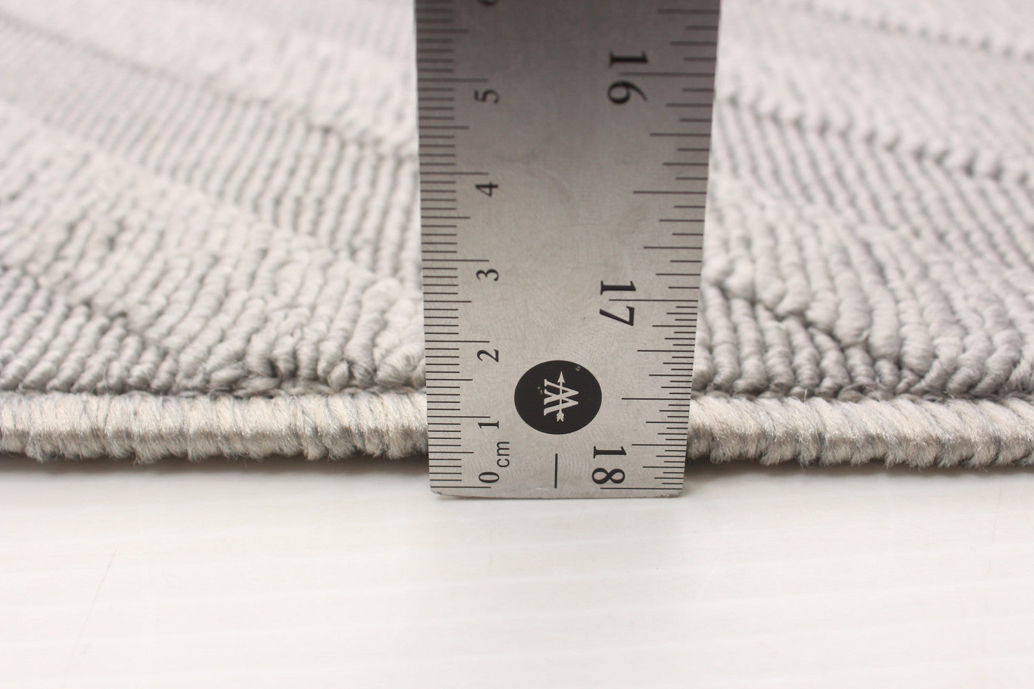 Dodie Grey 3'11" x 5'7" Area Rug|Carpette Dodie grise 3 pi 11 po x 5 pi 7 po|D86FE369