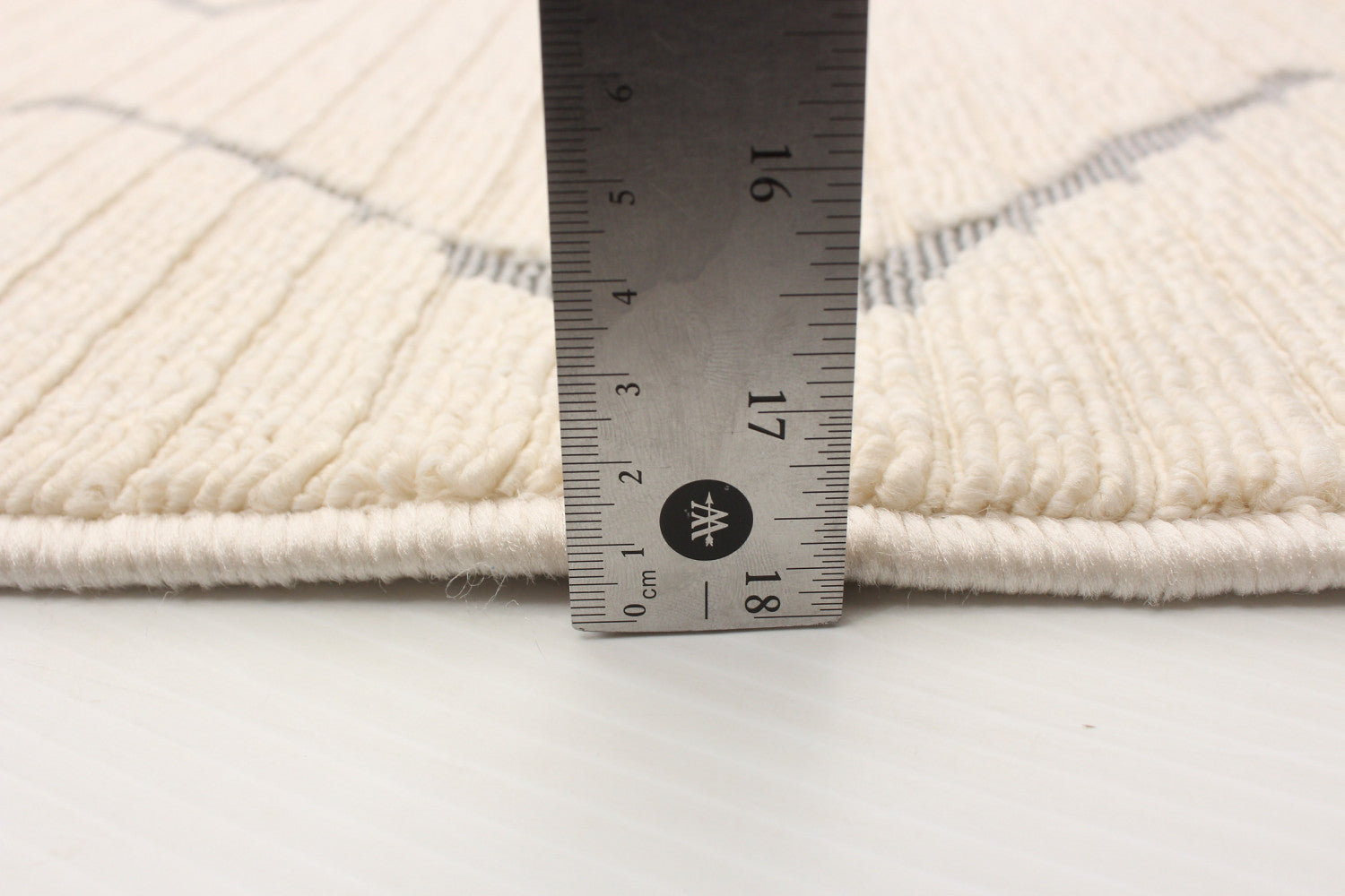 Kimi Ivory 2'8" x 4'11" Area Rug|Carpette Kimi ivoire 2 pi 8 po x 4 pi 11 po|D86FWC0L
