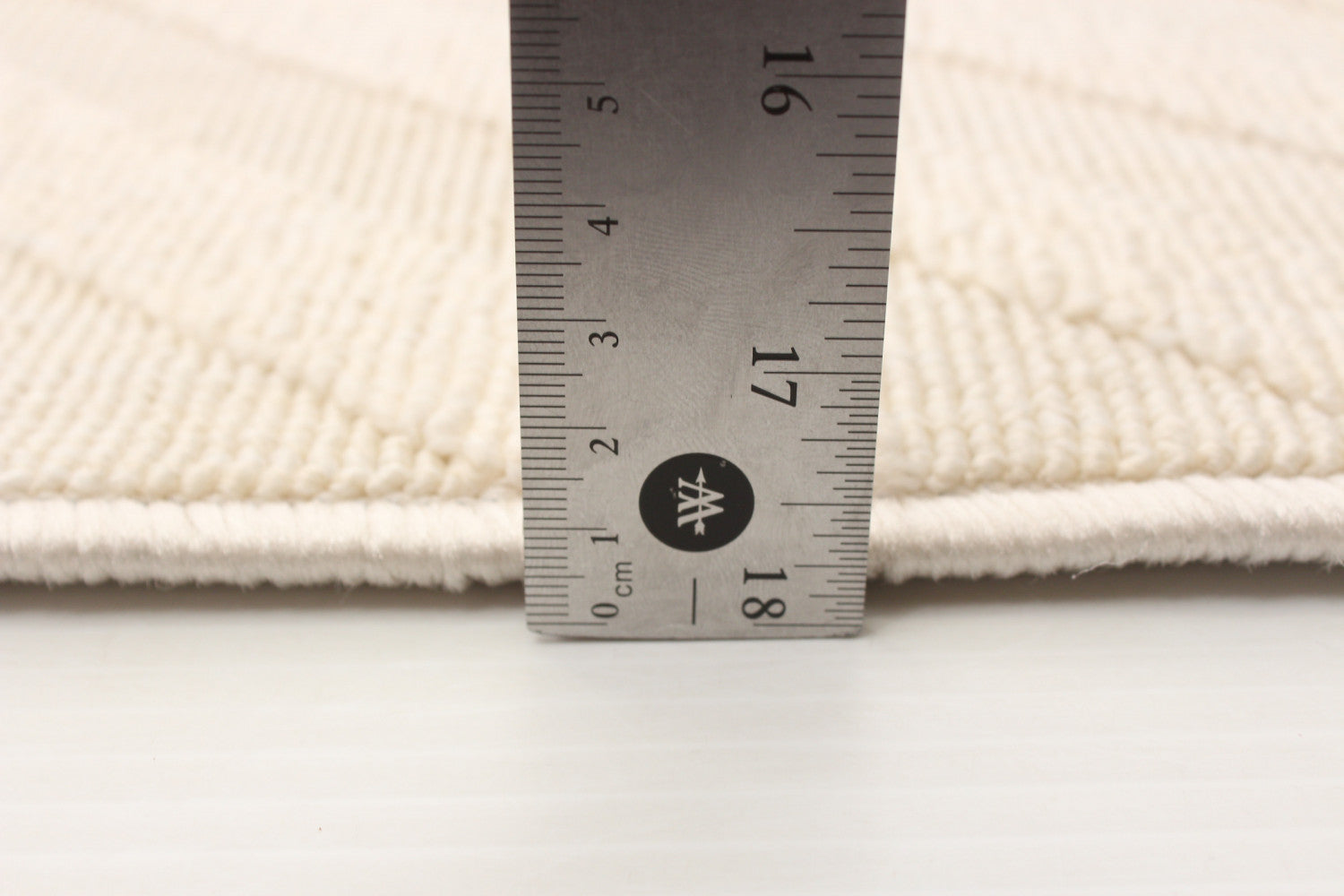 Dodie Ivory 4'7" x 6'7" Area Rug|Carpette Dodie ivoire 4 pi 7 po x 6 pi 7 po|D86FY2CG