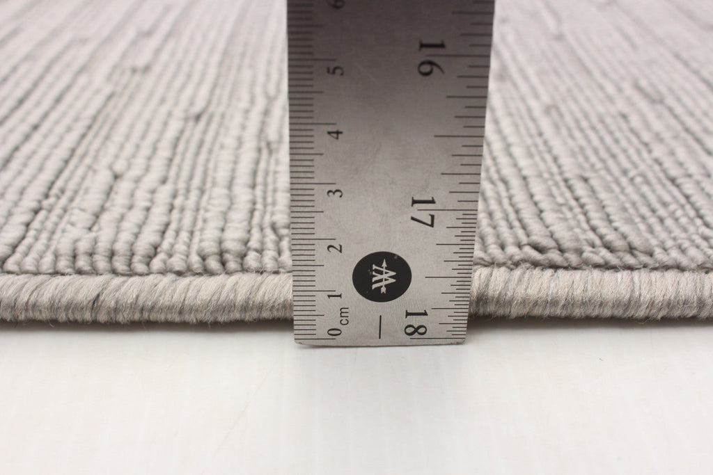 Eadda Grey 3'11" x 5'7" Area Rug|Carpette Eadda grise 3 pi 11 po x 5 pi 7 po|D86FNYVZ