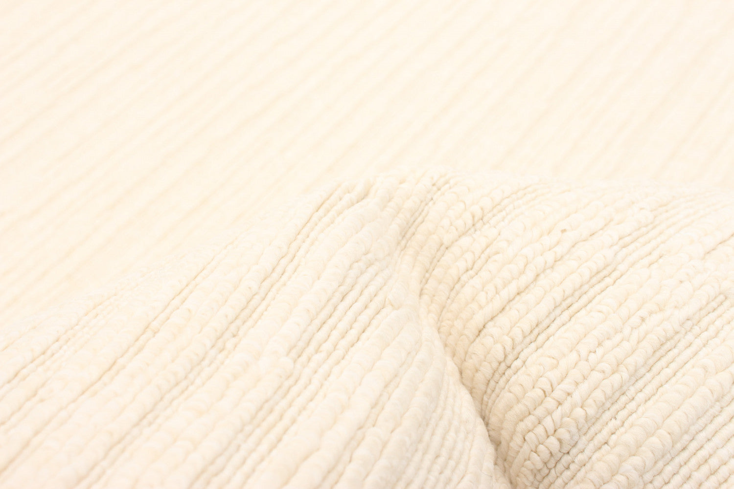 Eadda Ivory 4'7" x 6'7" Area Rug|Carpette Eadda ivoire 4 pi 7 po x 6 pi 7 po|D86F2OPC