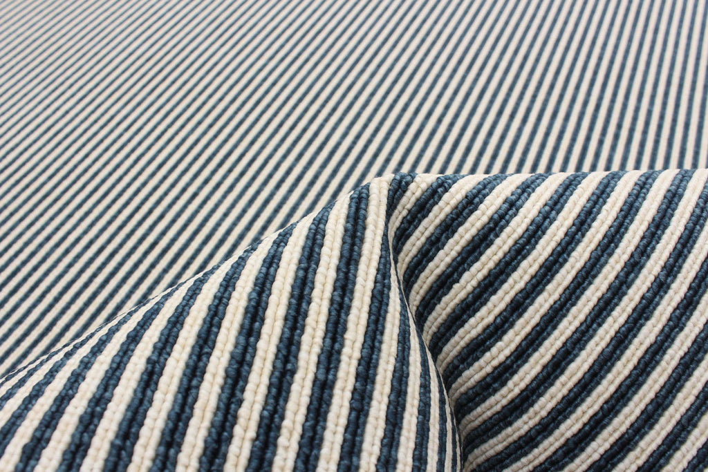 Chinue Blue 4'7" x 6'7" Area Rug|Carpette Chinue bleue 4 pi 7 po x 6 pi 7 po|D86FZT50