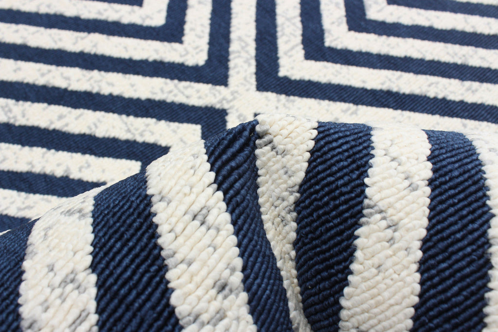 Dodie Blue-Ivory 4'7" x 6'7" Area Rug|Carpette Dodie bleueivoire 4 pi 7 po x 6 pi 7 po|D86F28XB
