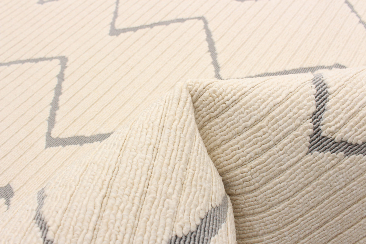 Kimi Ivory 2'8" x 4'11" Area Rug|Carpette Kimi ivoire 2 pi 8 po x 4 pi 11 po|D86FWC0L