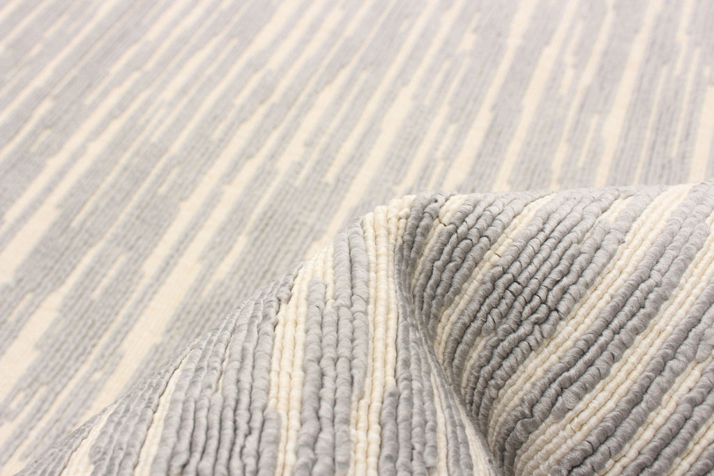 Eadda Light Grey 6'7" x 9'6" Area Rug|Carpette Eadda gris clair 6 pi 7 po x 9 pi 6 po|D86FIFD8