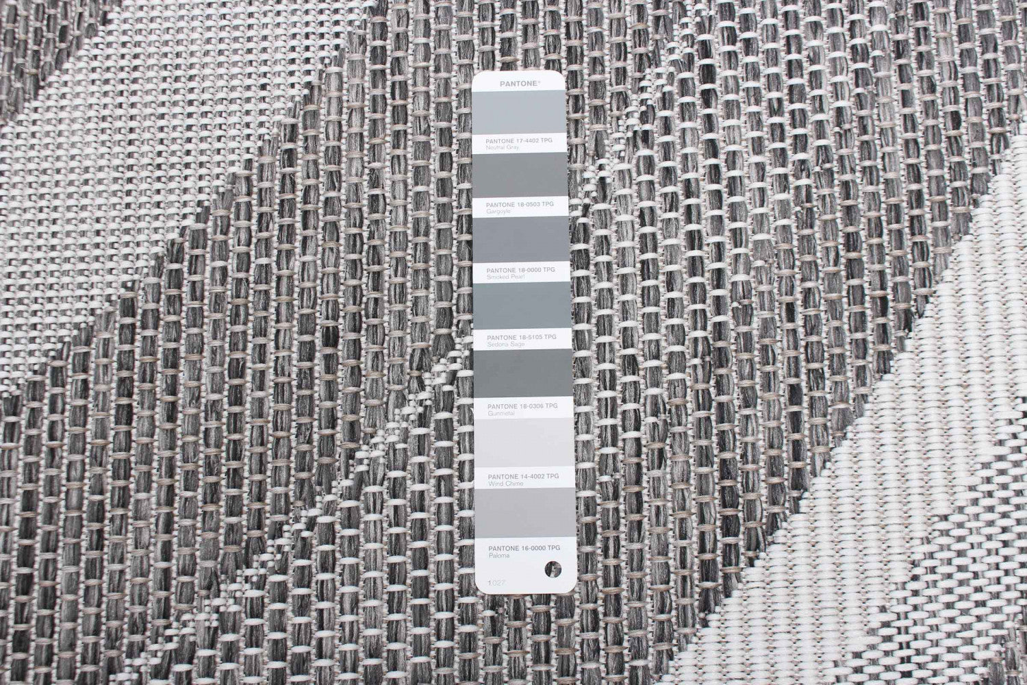 Neisha Modern Grey Rug 6'7" X 9'6" Area Rug|Carpette Neisha Modern grise 6 pi 7 po x 9 pi 6 po|D86FIW4K