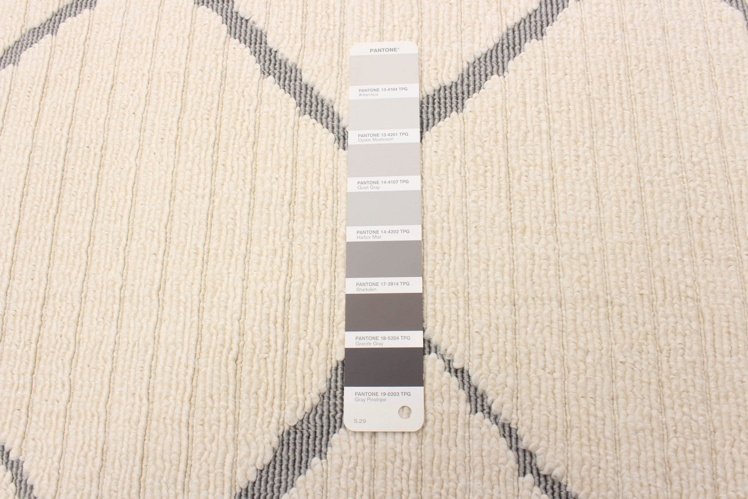 Kimi Ivory 2'8" x 4'11" Area Rug|Carpette Kimi ivoire 2 pi 8 po x 4 pi 11 po|D86FWC0L