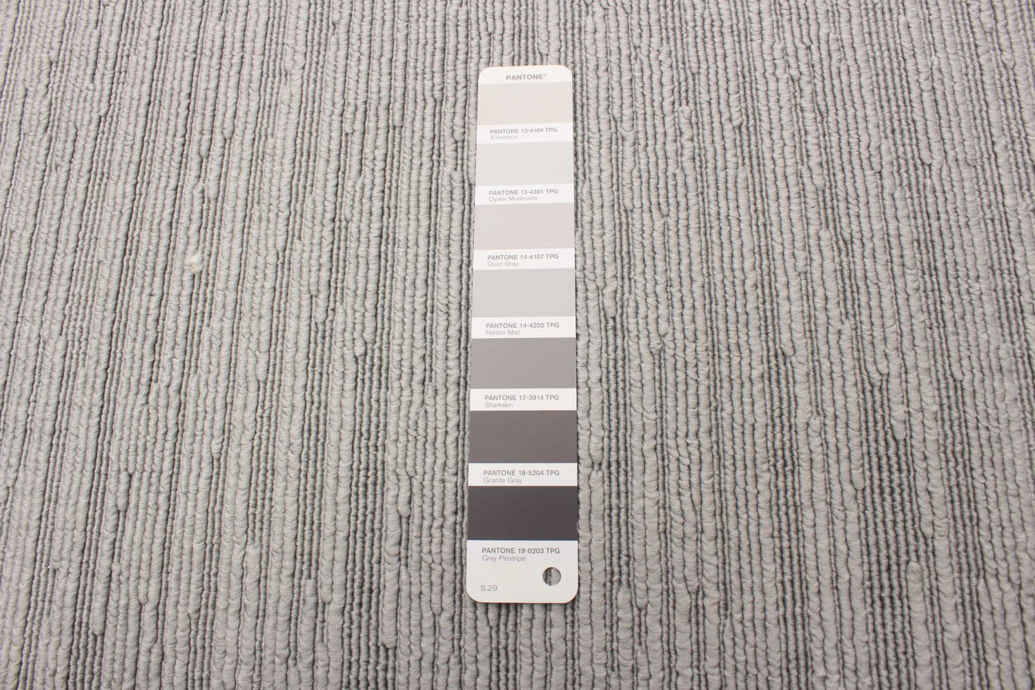Eadda Grey 3'11" x 5'7" Area Rug|Carpette Eadda grise 3 pi 11 po x 5 pi 7 po|D86FNYVZ