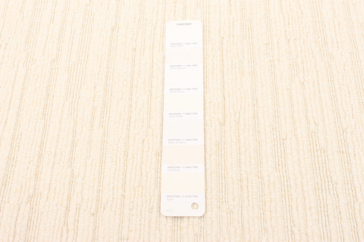 Eadda Ivory 4'7" x 6'7" Area Rug|Carpette Eadda ivoire 4 pi 7 po x 6 pi 7 po|D86F2OPC