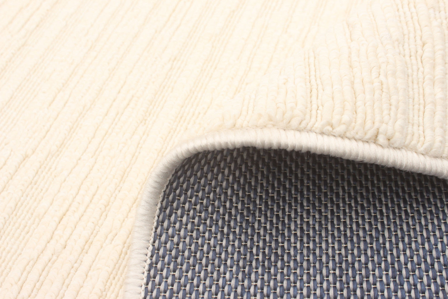 Eadda Ivory 4'7" x 6'7" Area Rug|Carpette Eadda ivoire 4 pi 7 po x 6 pi 7 po|D86F2OPC