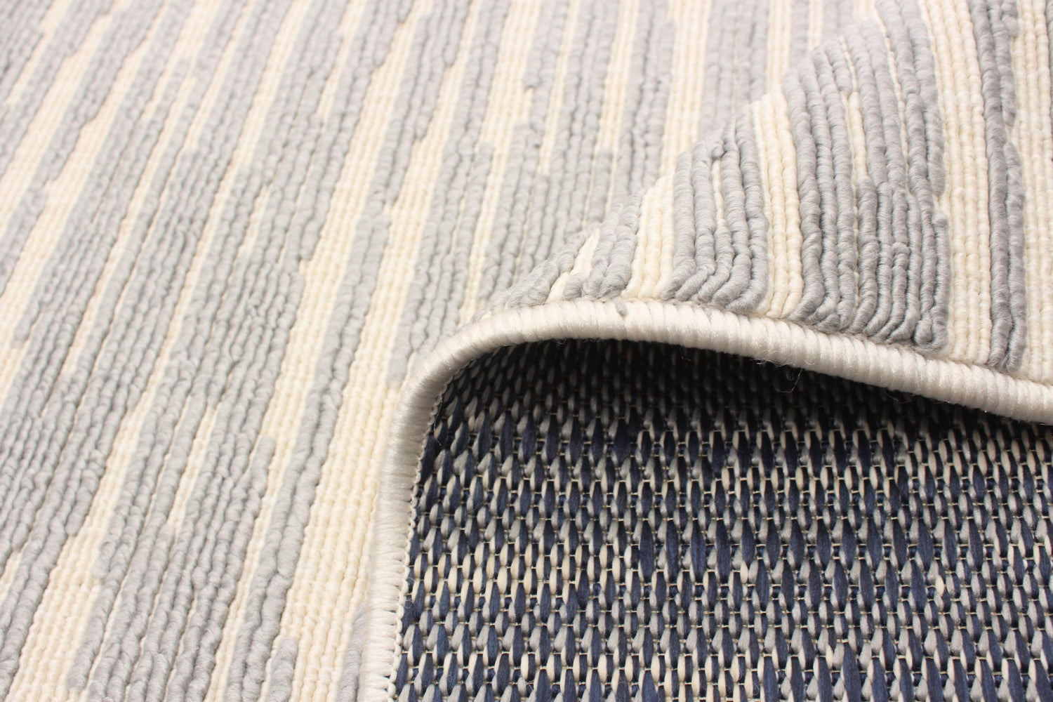 Eadda Light Grey 6'7" x 9'6" Area Rug|Carpette Eadda gris clair 6 pi 7 po x 9 pi 6 po|D86FIFD8