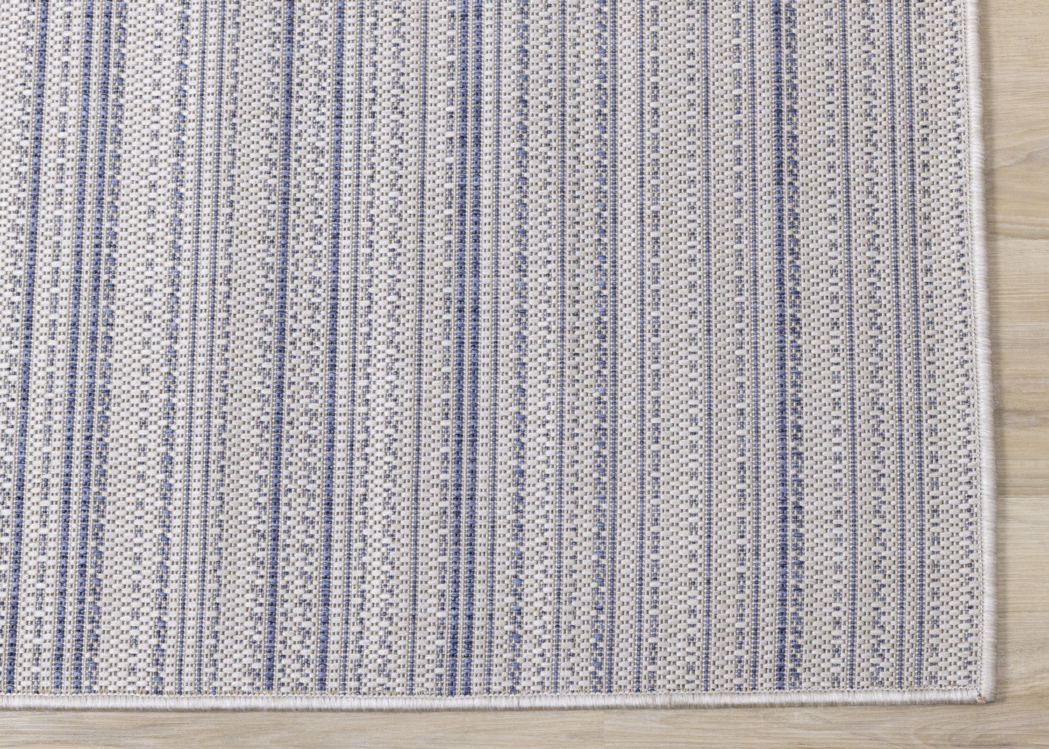 Cabana Textured Stripes Outdoor Area Rug - 5'3" x 7'7"|Carpette Cabana à rayures texturées pour l'extérieur - 5 pi 3 po x 7 pi 7 po