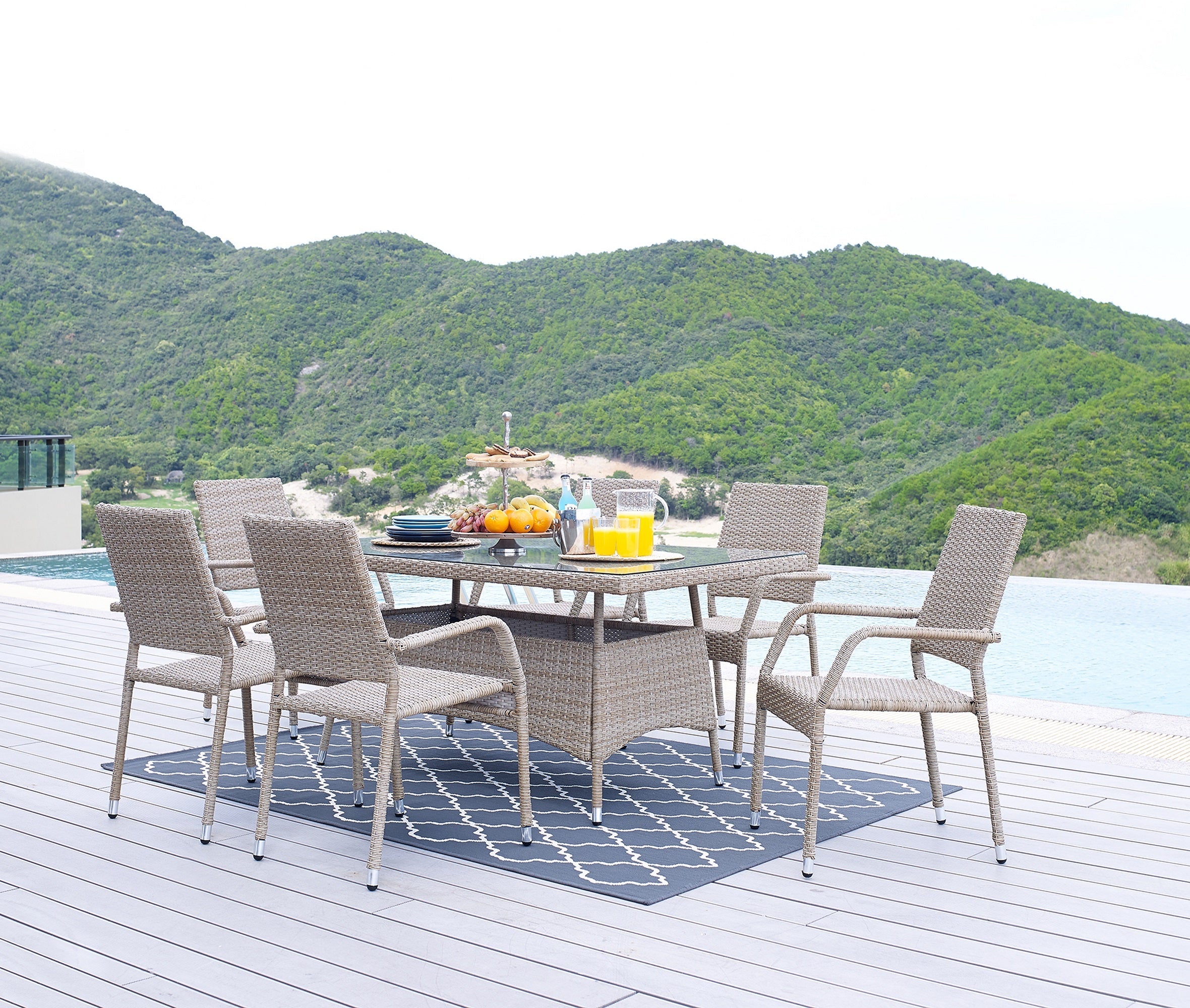 Manhattan Comfort Genoa Patio Dining Table with Glass Top - Natural Tan Weave|Table de coin-repas Genoa de Manhattan Comfort avec dessus en verre pour la terrasse - tressage tan naturel