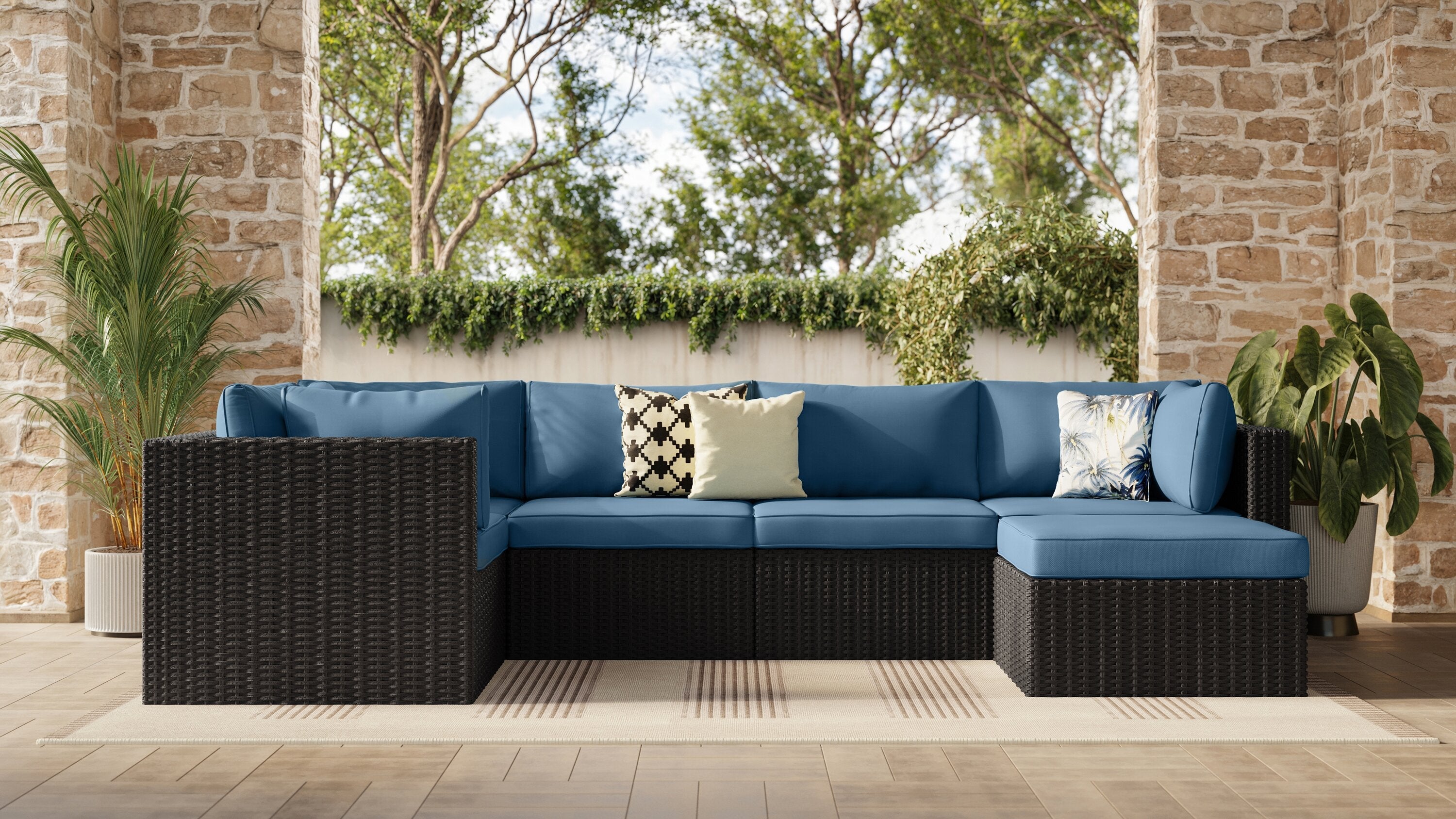 Barbados 6-Piece Patio Set with Ottoman – Blue  | Ensemble Barbados 6 pièces pour la terrasse avec pouf - bleu