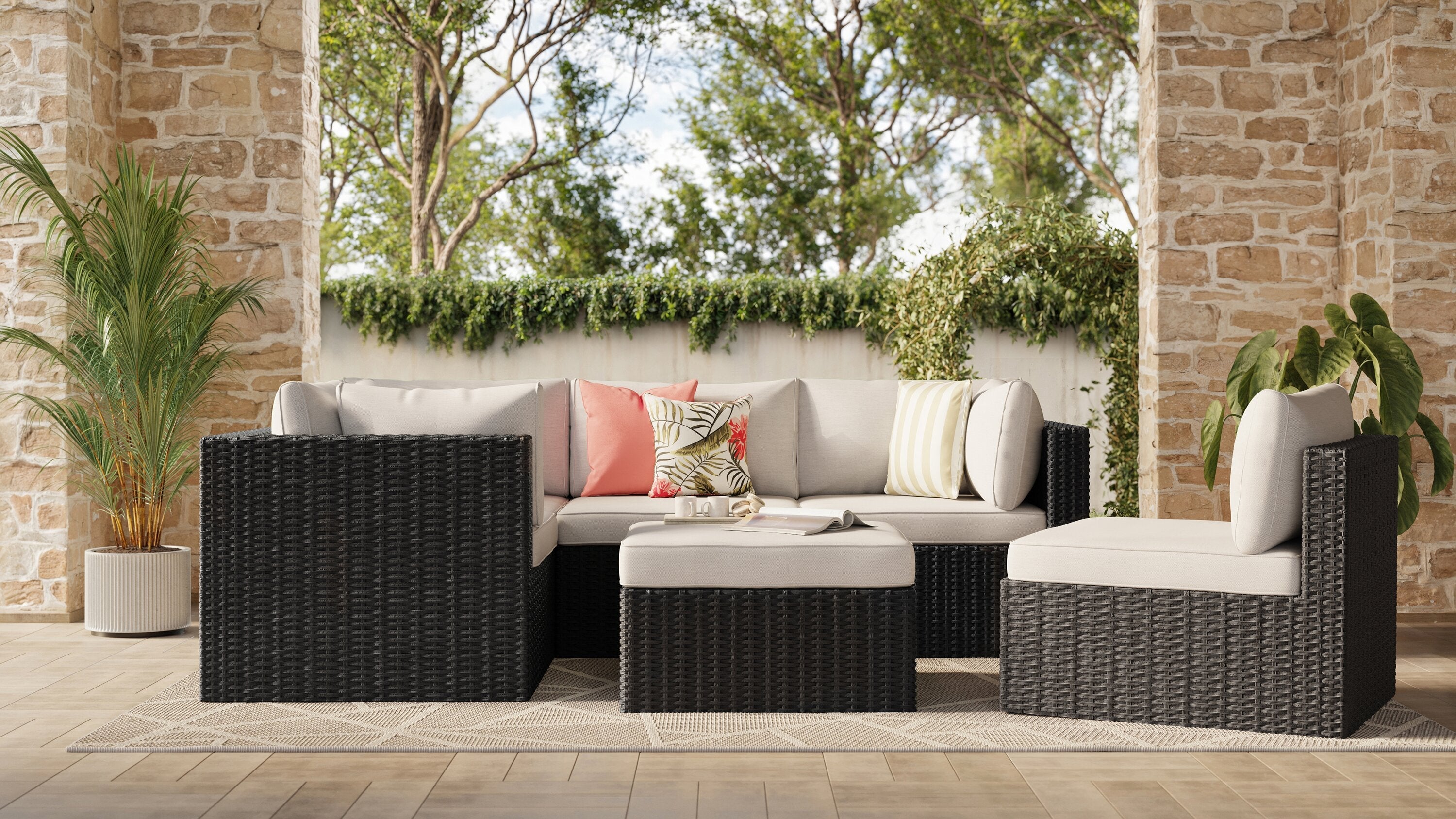 Barbados 6-Piece Patio Set with Ottoman – Grey | Ensemble Barbados 6 pièces pour la terrasse avec pouf - gris
