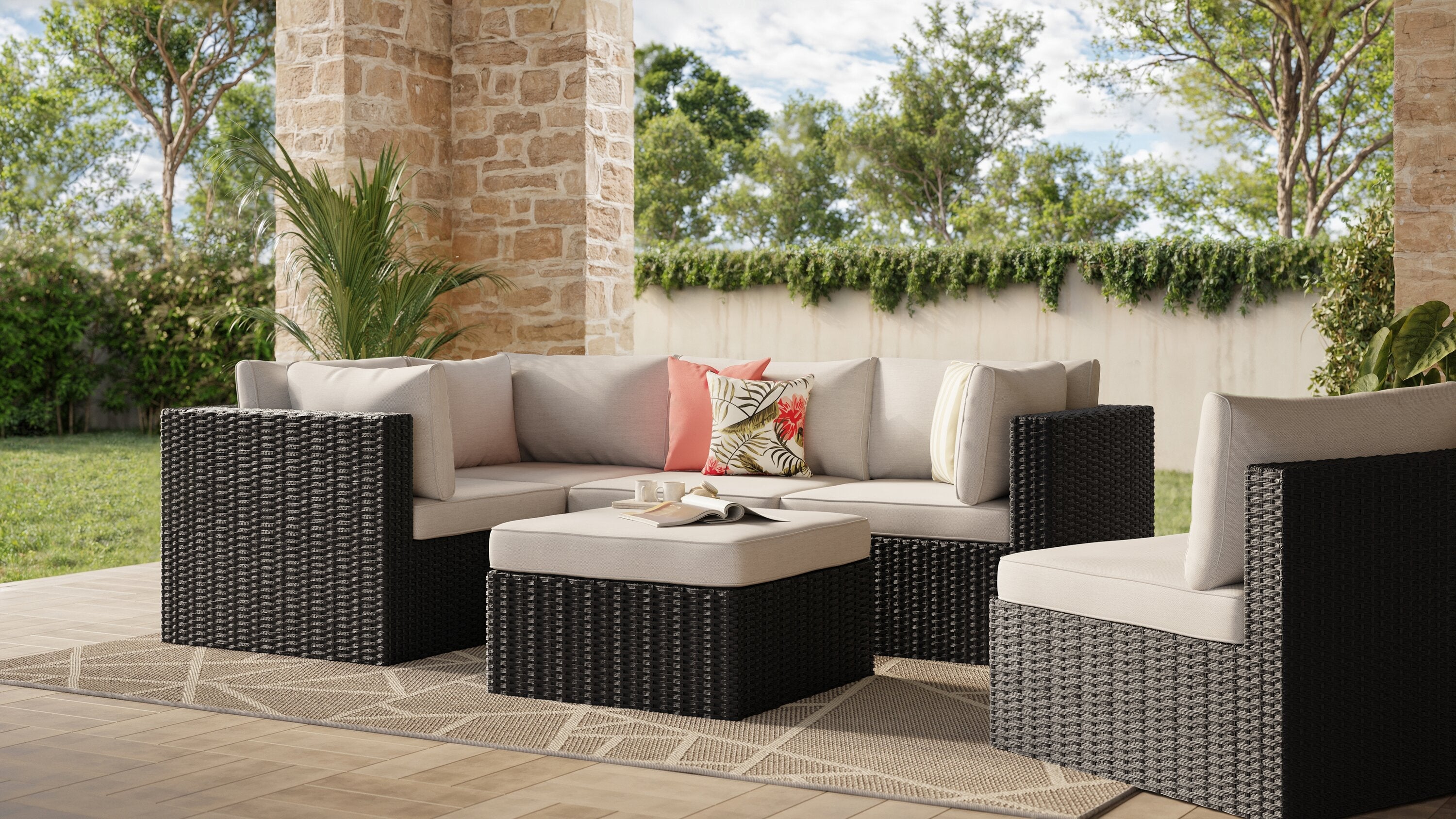 Barbados 6-Piece Patio Set with Ottoman – Grey | Ensemble Barbados 6 pièces pour la terrasse avec pouf - gris