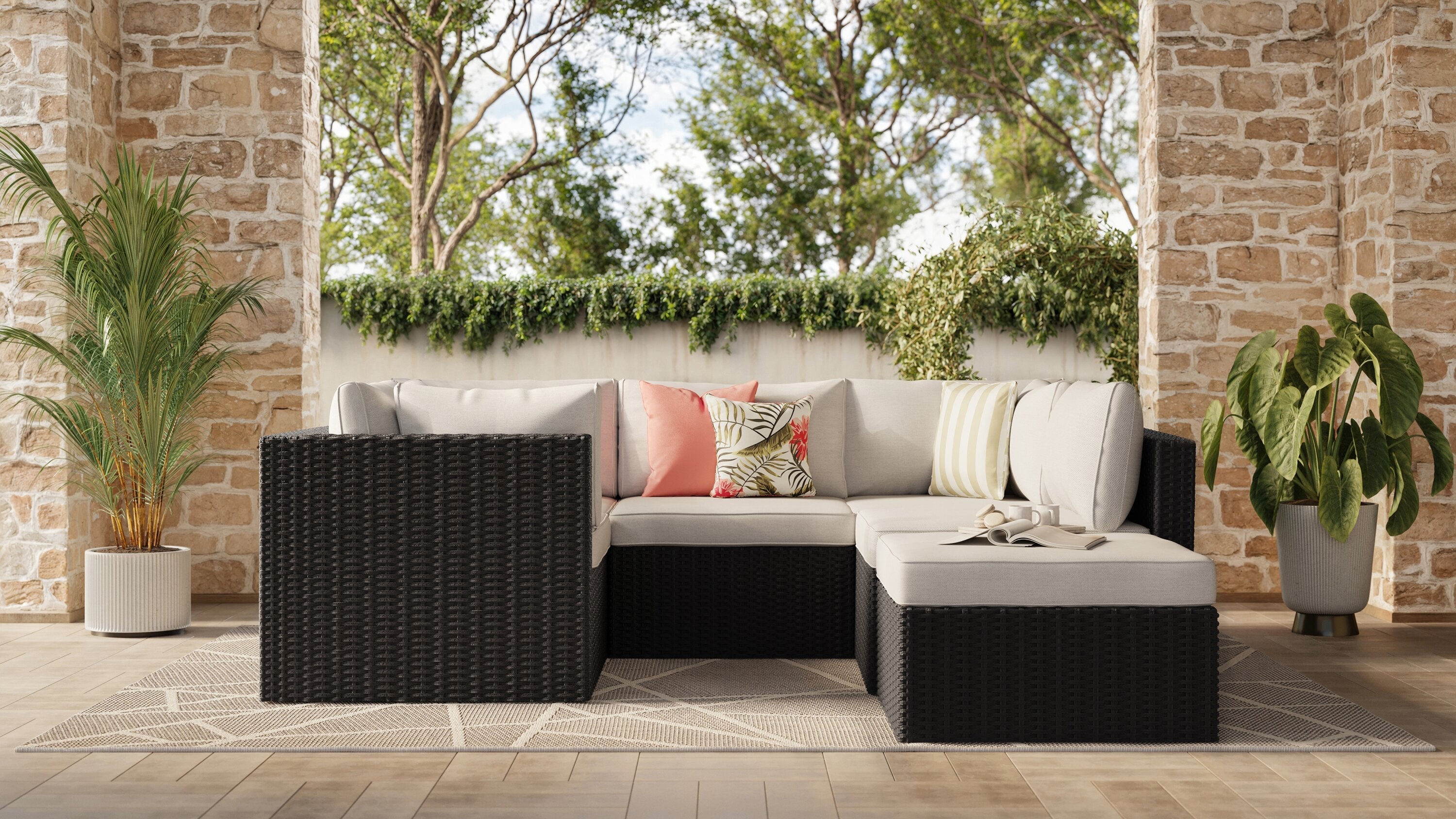 Barbados 6-Piece Patio Set with Ottoman – Grey | Ensemble Barbados 6 pièces pour la terrasse avec pouf - gris