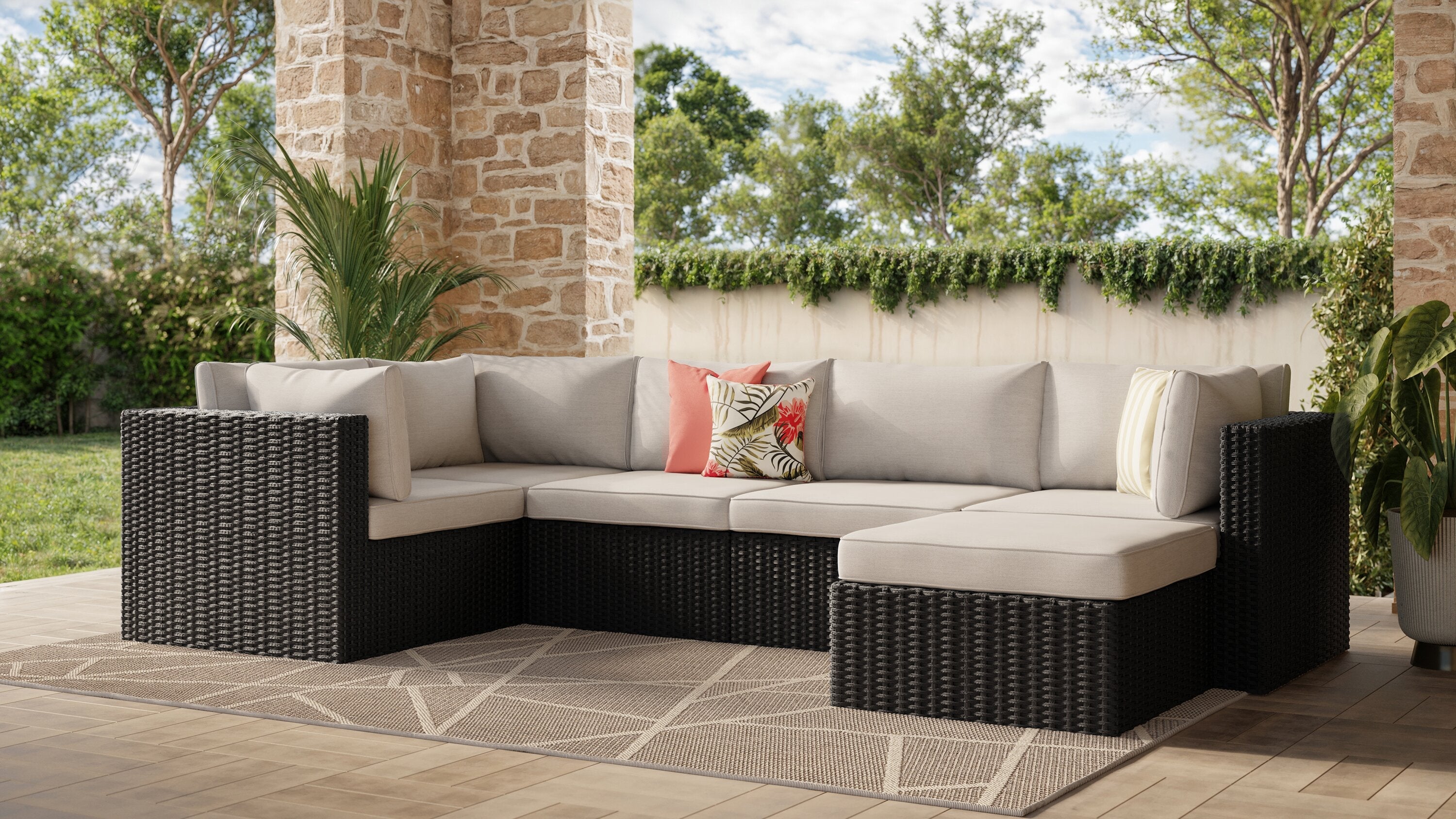 Barbados 6-Piece Patio Set with Ottoman – Grey | Ensemble Barbados 6 pièces pour la terrasse avec pouf - gris