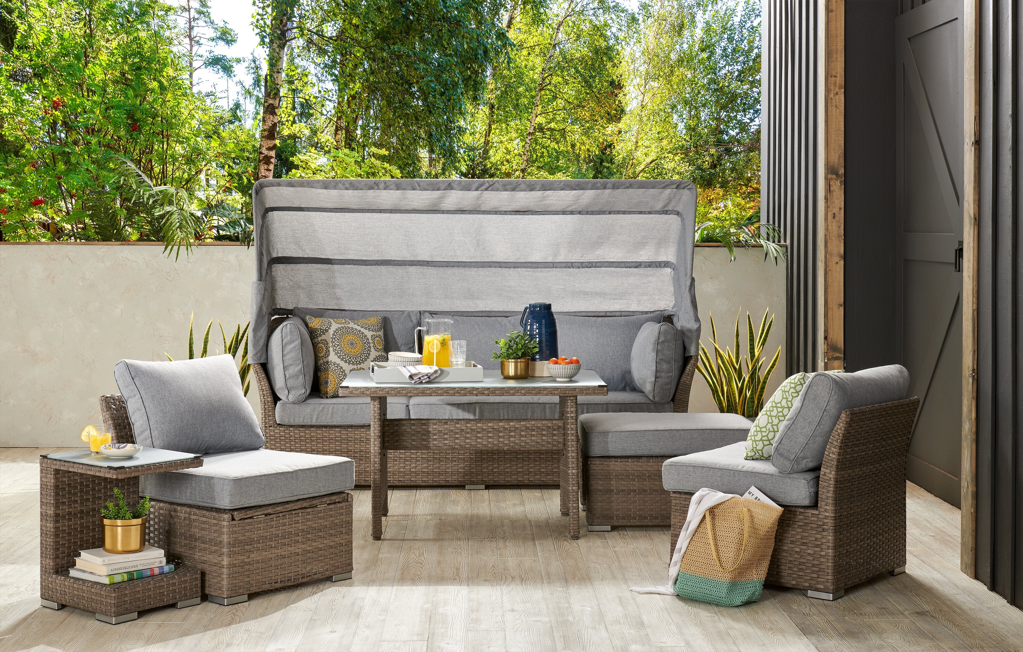 Bermuda 6-Piece Canopy Outdoor Patio Conversation Set - Hand-Woven Resin Wicker, UV & Weather Resistant - Grey | Ensemble de conversation Bermuda 6 pièces avec toit pour la terrasse à l’extérieur - osier en résine tressé à la main - gris