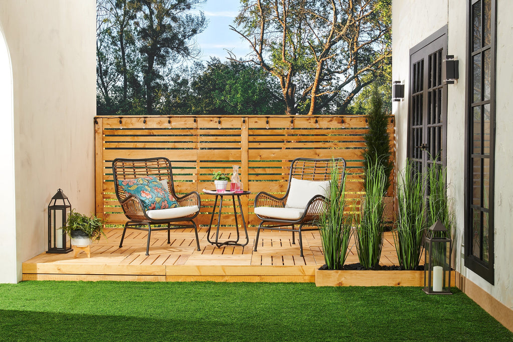Maki 3-Piece Outdoor Patio Conversation Set with 2 Chairs & Round Metal End Table - Hand-Woven Resin Wicker, UV & Weather Resistant - Natural| Coin-repas pour la terrasse Maki 3 pièces | MAKI3SET