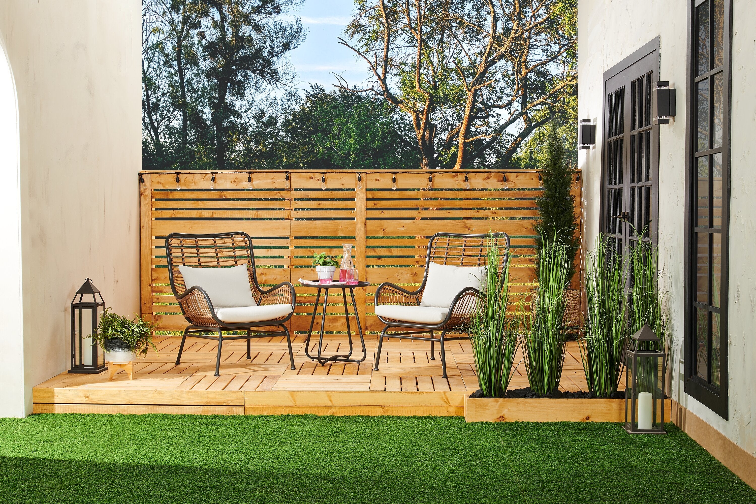 Maki 3-Piece Outdoor Patio Conversation Set with 2 Chairs & Round Metal End Table - Hand-Woven Resin Wicker, UV & Weather Resistant - Natural| Coin-repas pour la terrasse Maki 3 pièces | MAKI3SET
