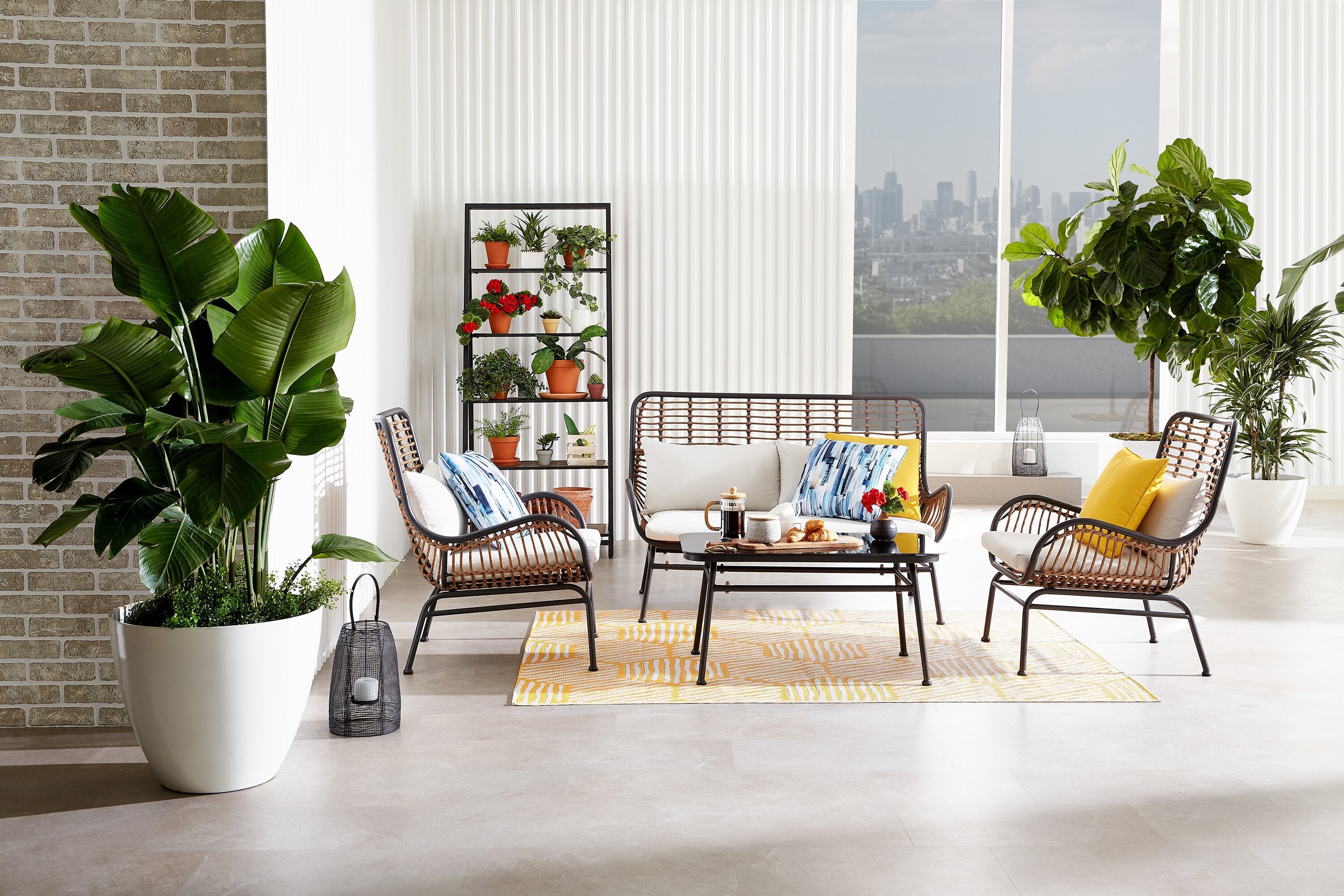 Maki 4-Piece Outdoor Patio Conversation Set with Loveseat, 2 Chairs & Glass Top Coffee Table - Hand-Woven Resin Wicker, UV & Weather Resistant - Natural | Ensemble de conversation Maki 4 pièces pour la terrasse