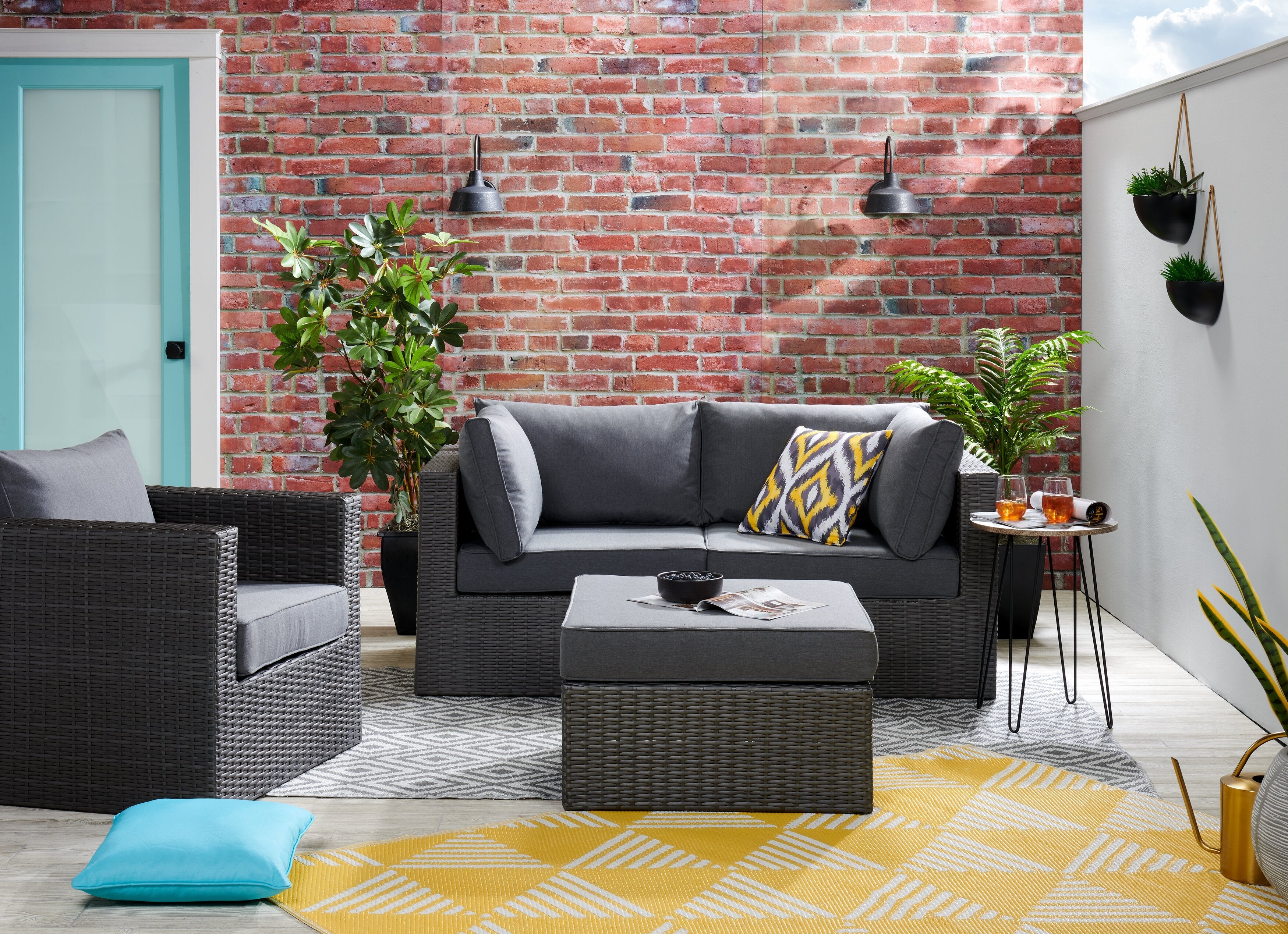 Morris Large Outdoor Patio Ottoman - Hand-Woven Resin Wicker, Olefin Fabric, UV & Weather Resistant - Grey|Grand pouf Morris pour la terrasse|MORRGBOT