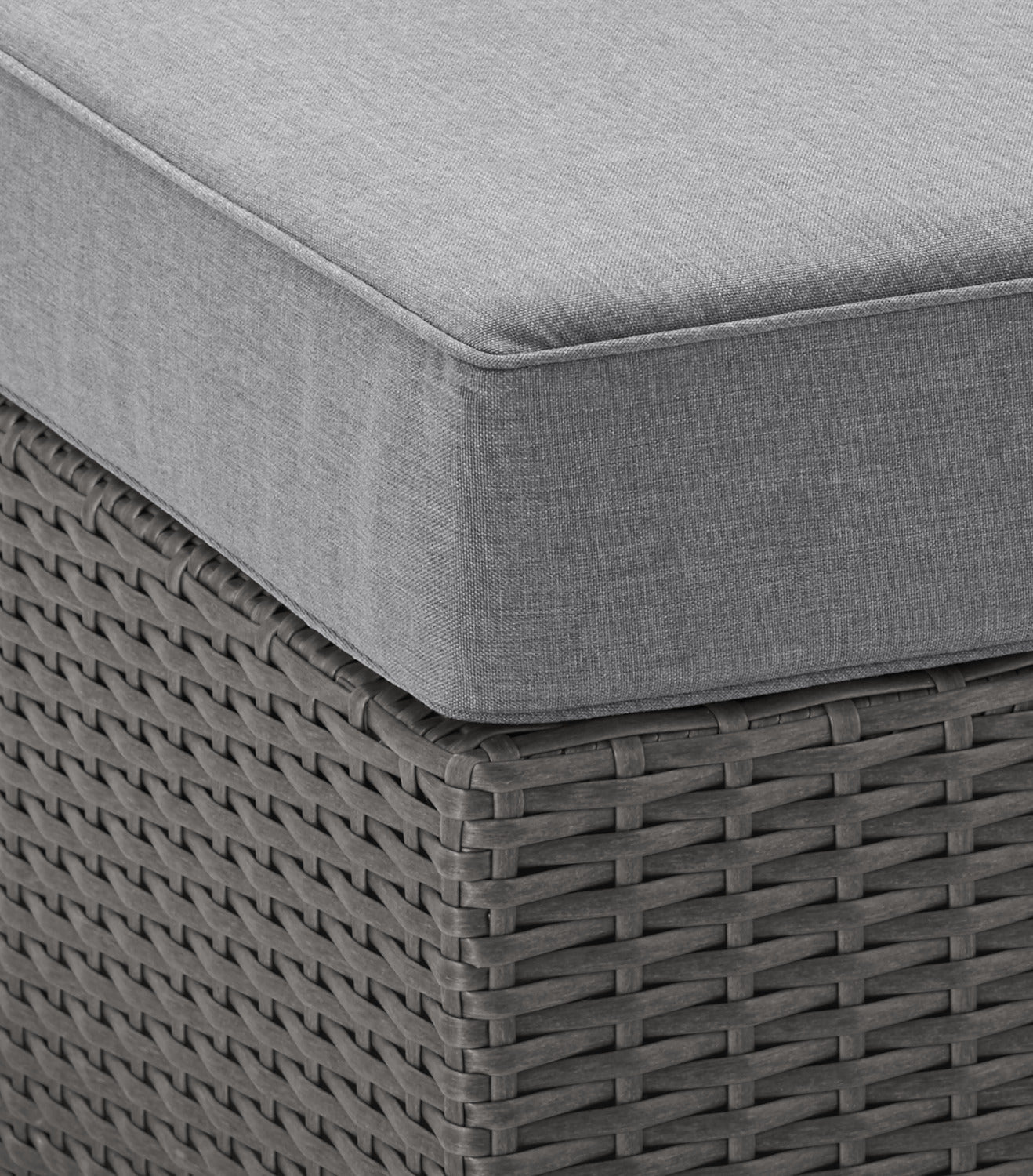 Morris Large Outdoor Patio Ottoman - Hand-Woven Resin Wicker, Olefin Fabric, UV & Weather Resistant - Grey|Grand pouf Morris pour la terrasse|MORRGBOT