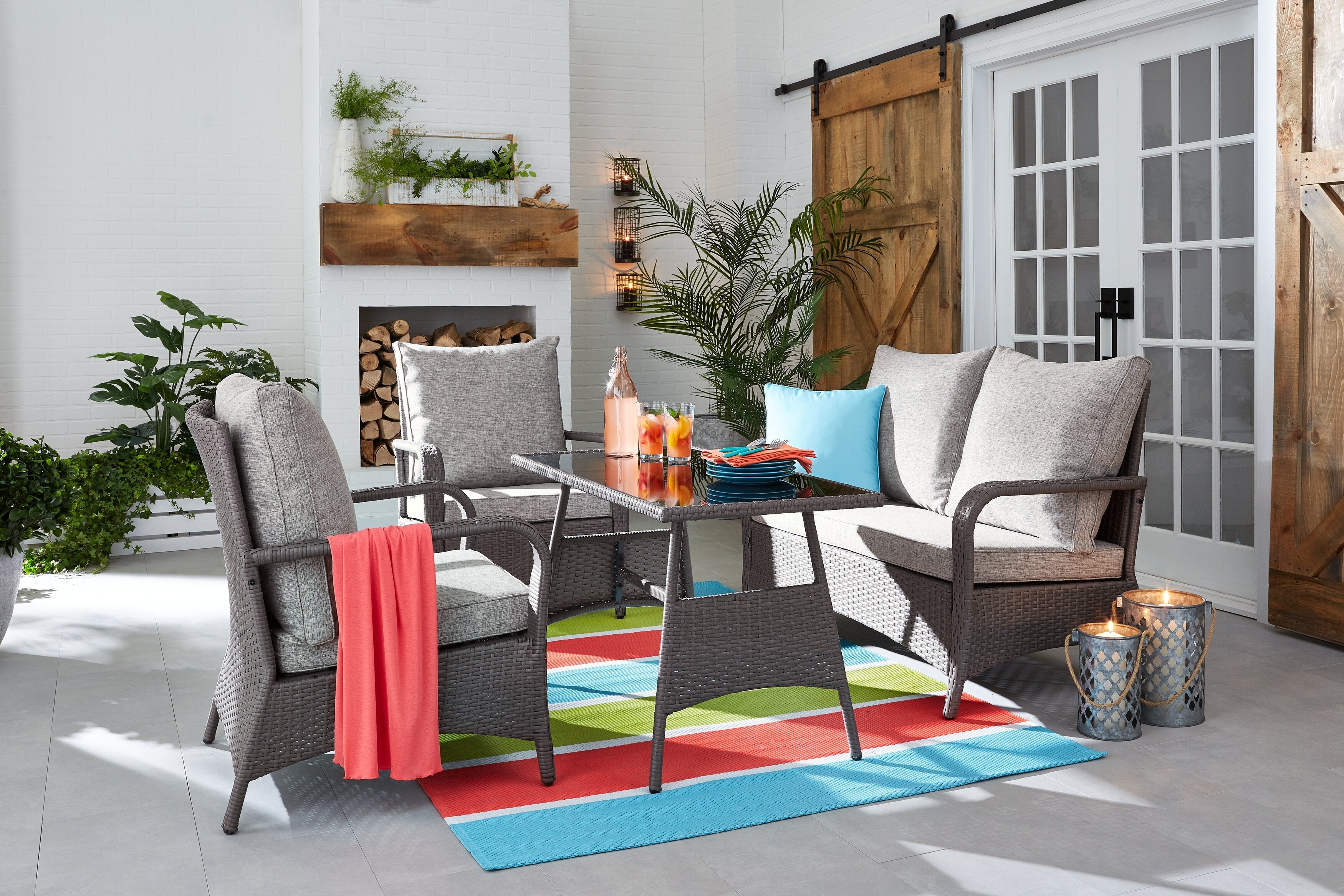 Nassau 4-Piece Outdoor Patio Set with Loveseat, 2 Chairs & Glass Top Coffee Table - Hand-Woven Resin Wicker, Olefin Fabric, UV & Weather Resistant - Grey | Ensemble de conversation Nassau 4 pièces - gris | NA2G4SET