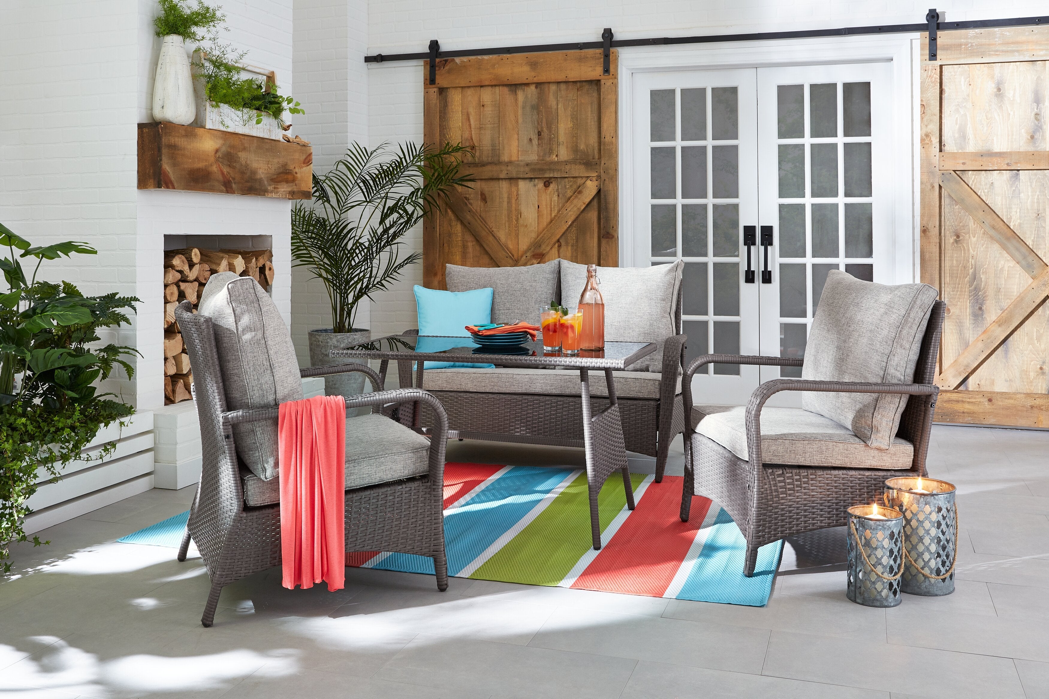 Nassau 4-Piece Outdoor Patio Set with Loveseat, 2 Chairs & Glass Top Coffee Table - Hand-Woven Resin Wicker, Olefin Fabric, UV & Weather Resistant - Grey | Ensemble de conversation Nassau 4 pièces - gris | NA2G4SET