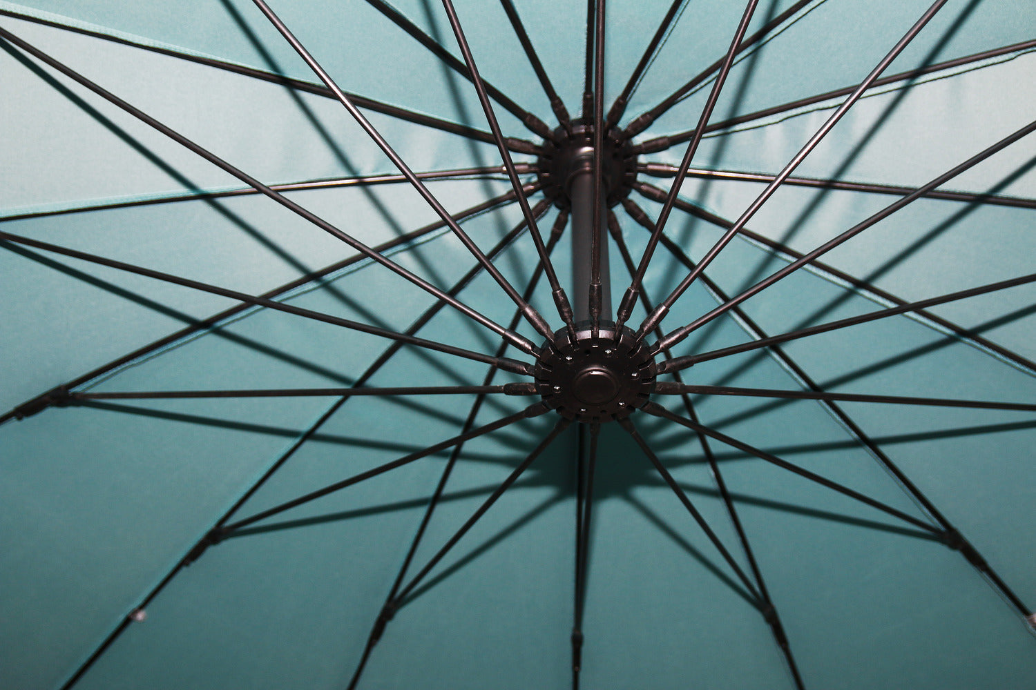 Shanghai Outdoor Patio Umbrella with Base - 114" W x 75"H, Weather Resistant Aluminum & Fibreglass, Hand Crank, Water/Sand Fill Attachable Base - Aqua | Parasol Shanghai pour la terrasse avec base 4 pièces - turquoise | SHAN2AUP