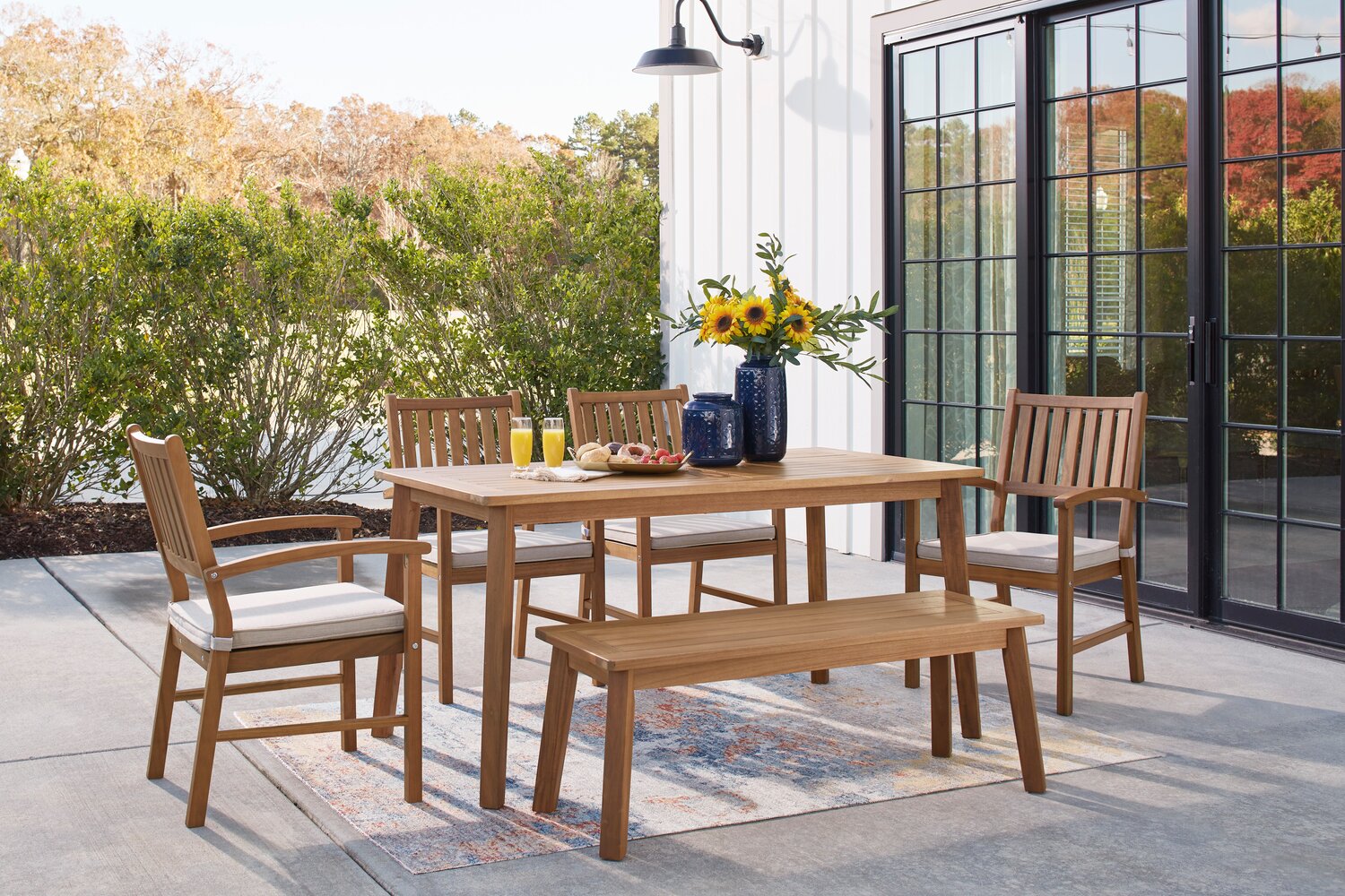 Bern Outdoor Patio Bench - 46"W, Acacia Wood & Polyrethane Finish - Natural | Banc Bern pour la terrasse à l’extérieur - 46 po (L), acacia et fini en polyuréthanne - naturel