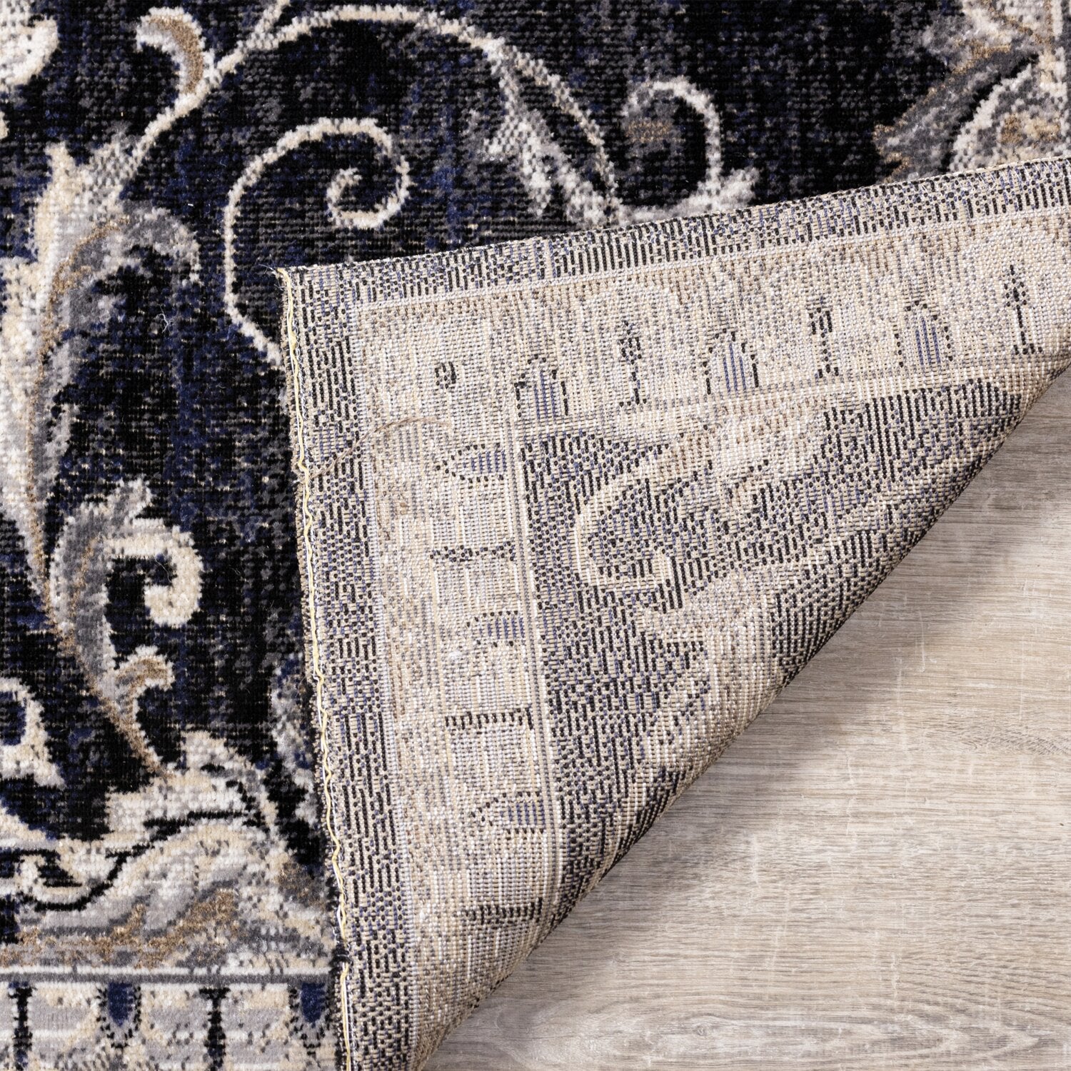 Aiyla Area Rug - 8' x 11' | Carpette Aiyla - 8 pi x 11 pi