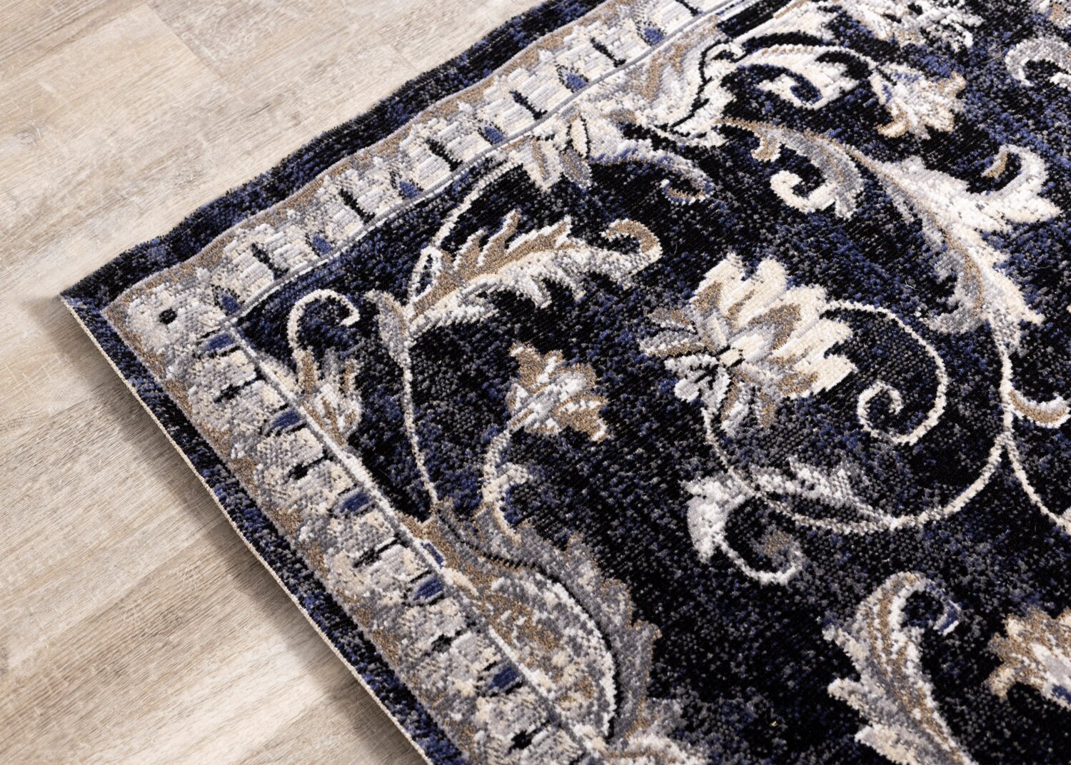 Aiyla Area Rug - 8' x 11' | Carpette Aiyla - 8 pi x 11 pi